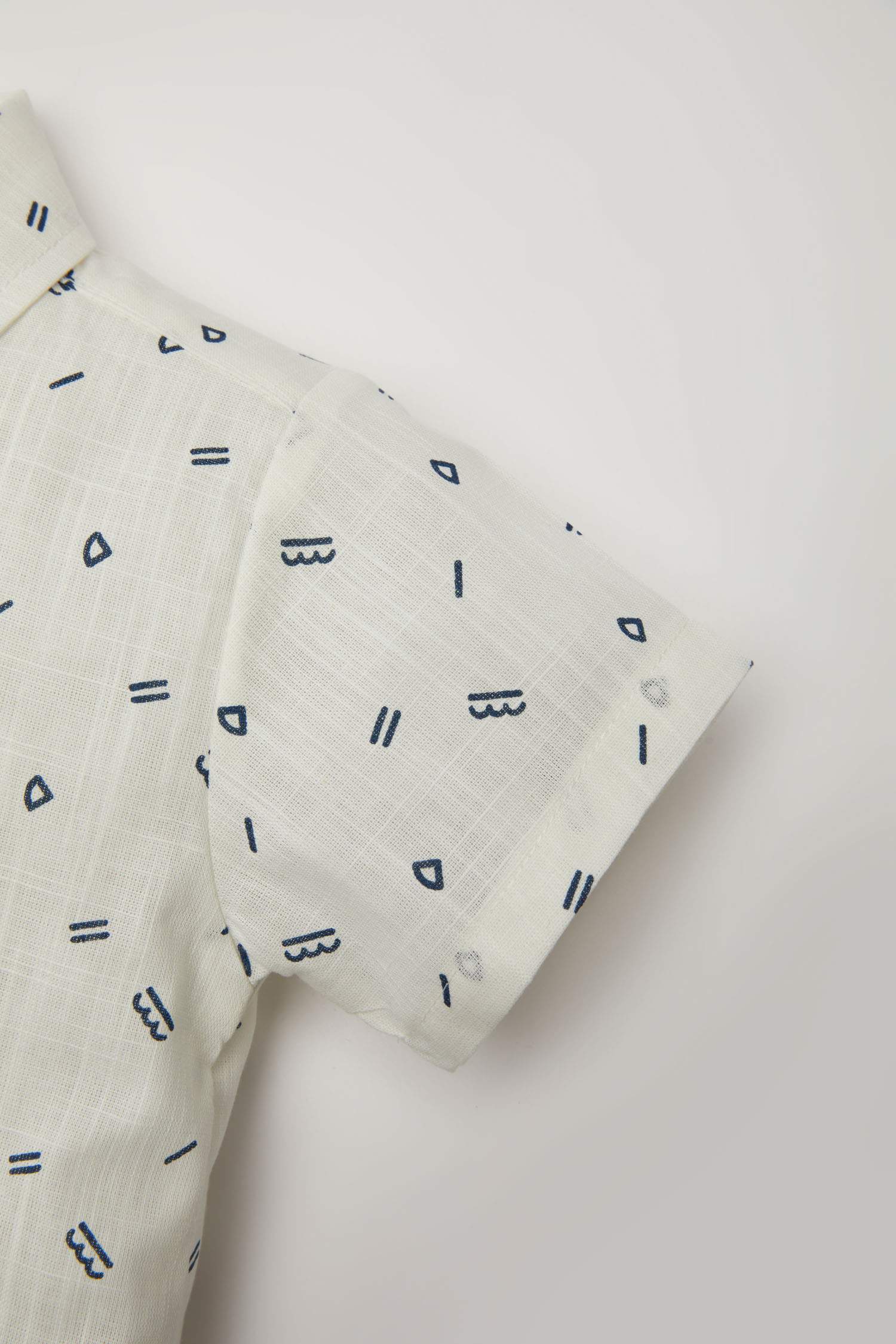 Erkek Bebek Flamlı Poplin Desenli Kısa Kollu Gömlek