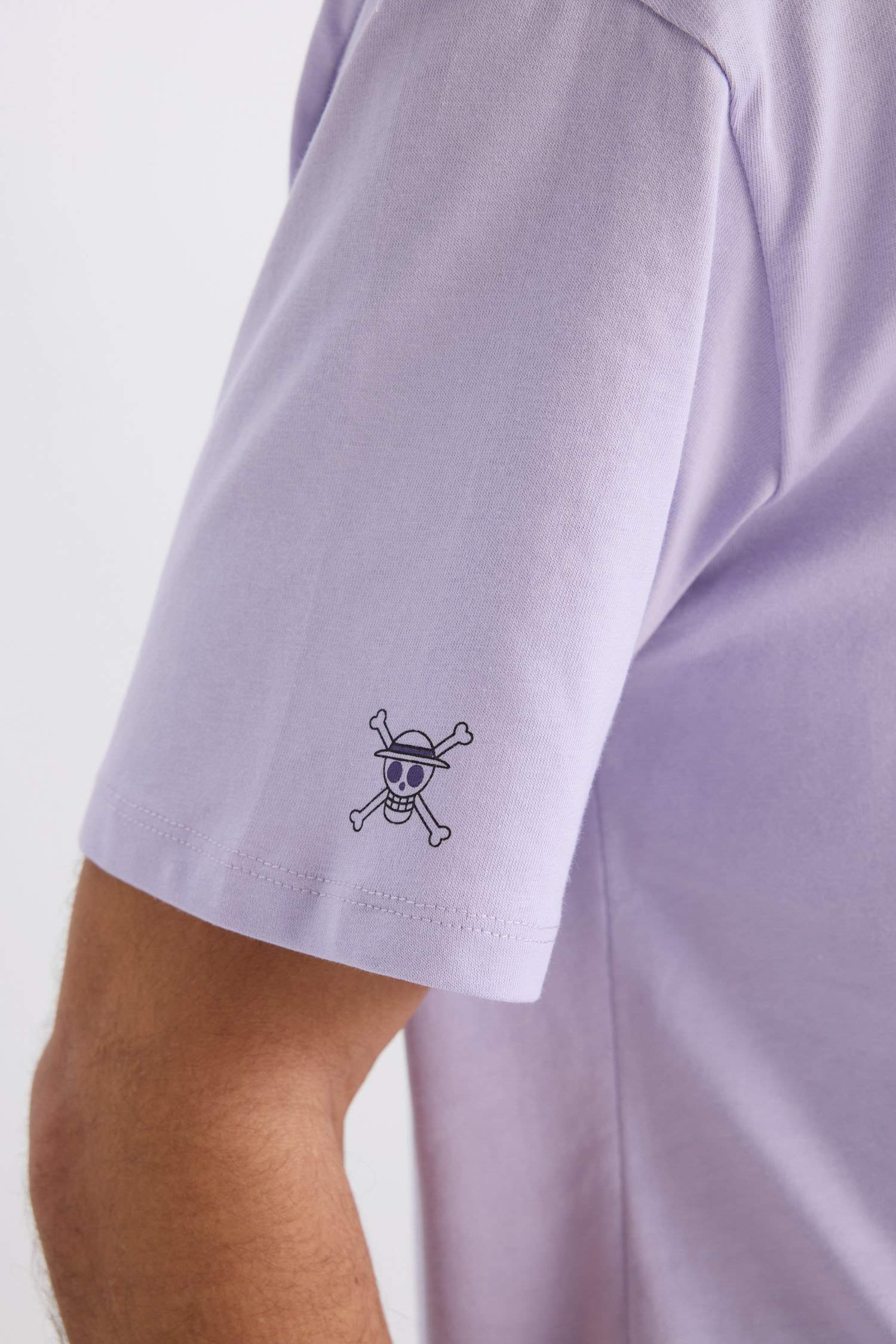 One Piece Лицензиялық дөңгелек жаға үлкен Қысқа жеңді футболка