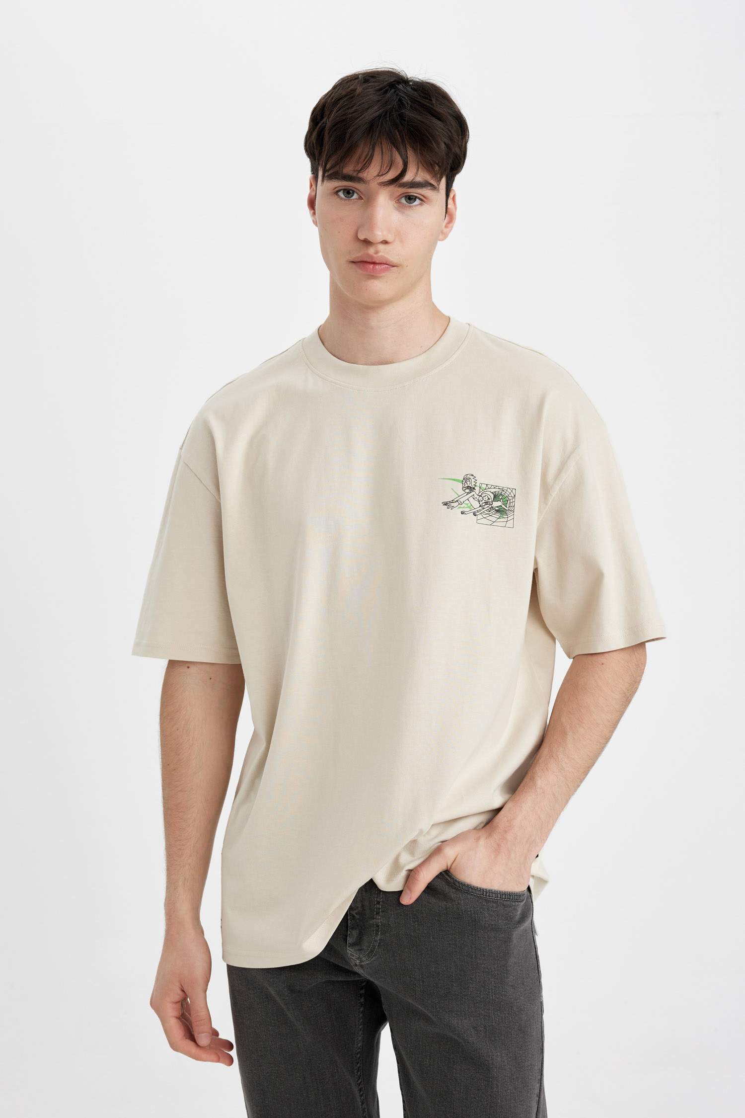 Oversize Fit Rick and Morty Licensed Crew Neck Printed Short Sleeve T-Shirt