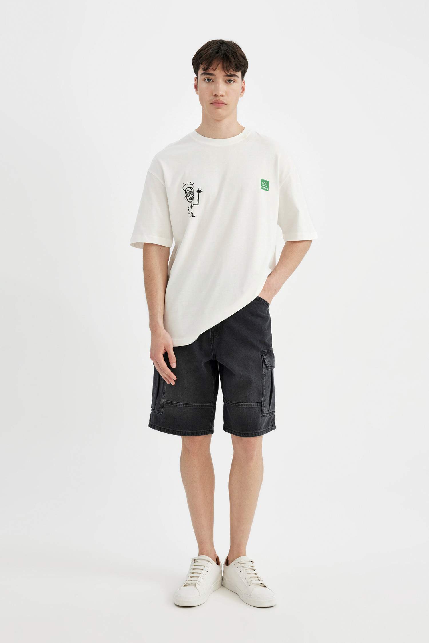 تيشيرت نص ردن قصة مريحة من جان ميشيل باسكيات