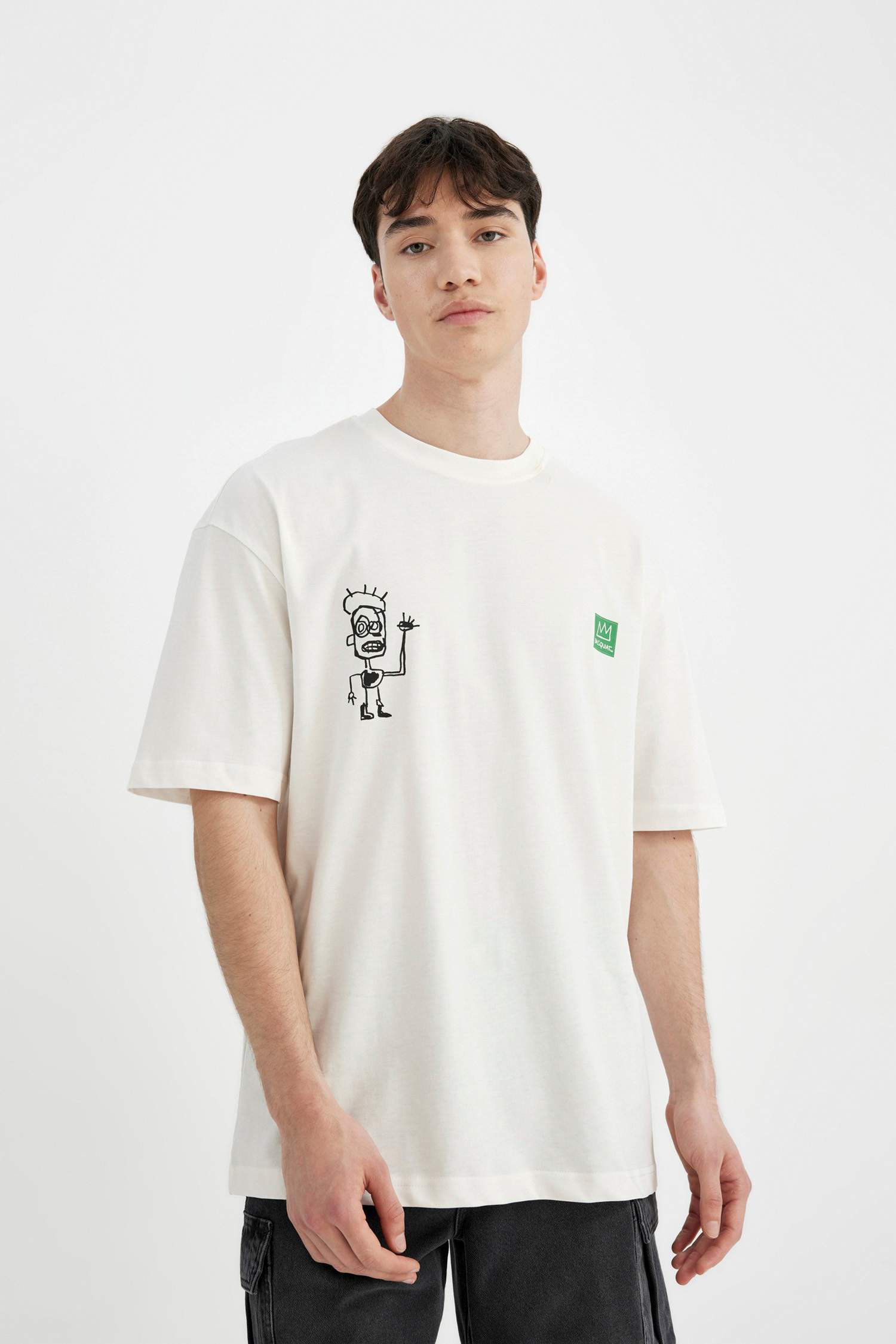 تيشيرت نص ردن قصة مريحة من جان ميشيل باسكيات