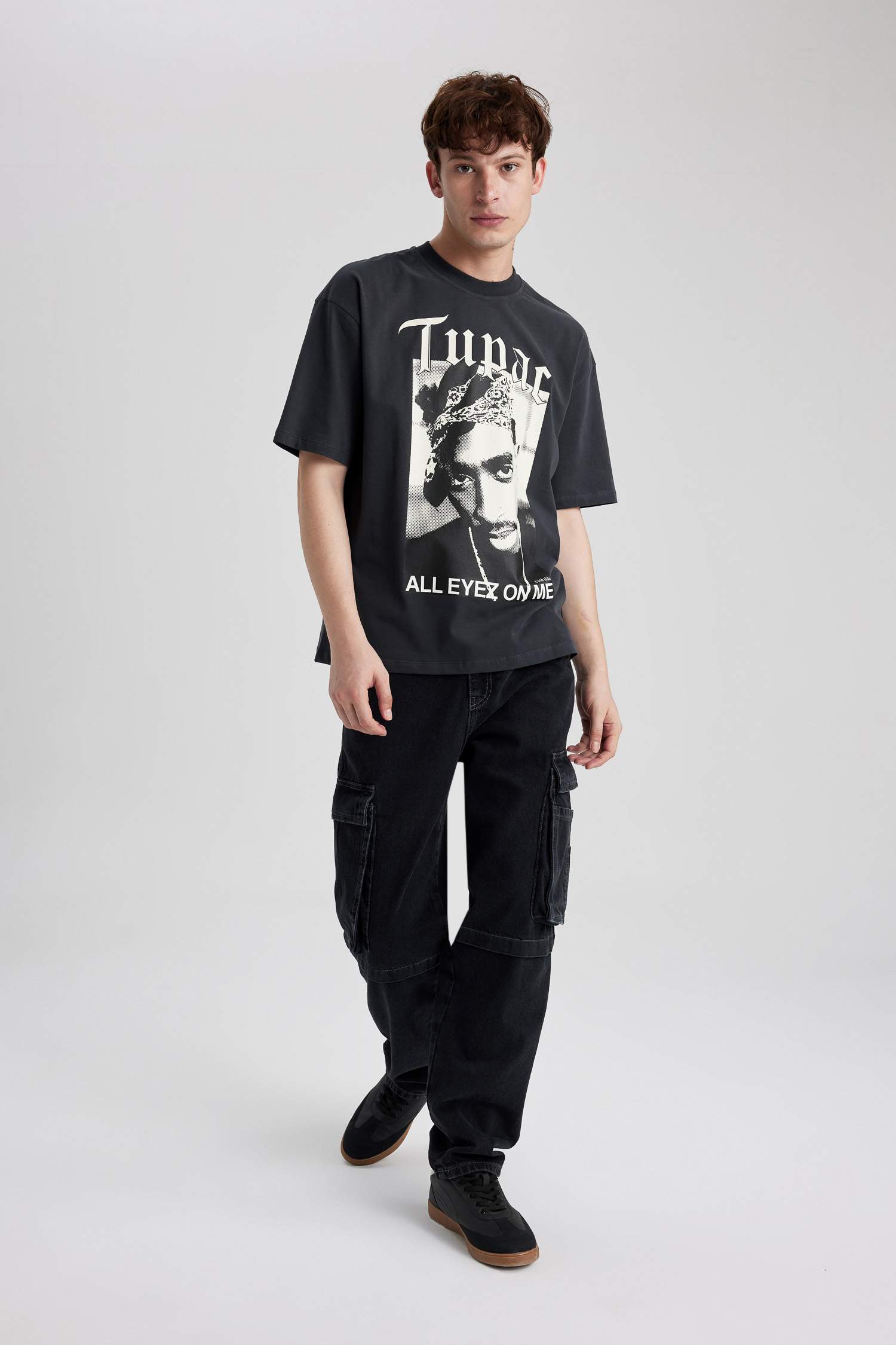 سروال جينز كارجو قصة مريحة واسع برجل واسع وجيب