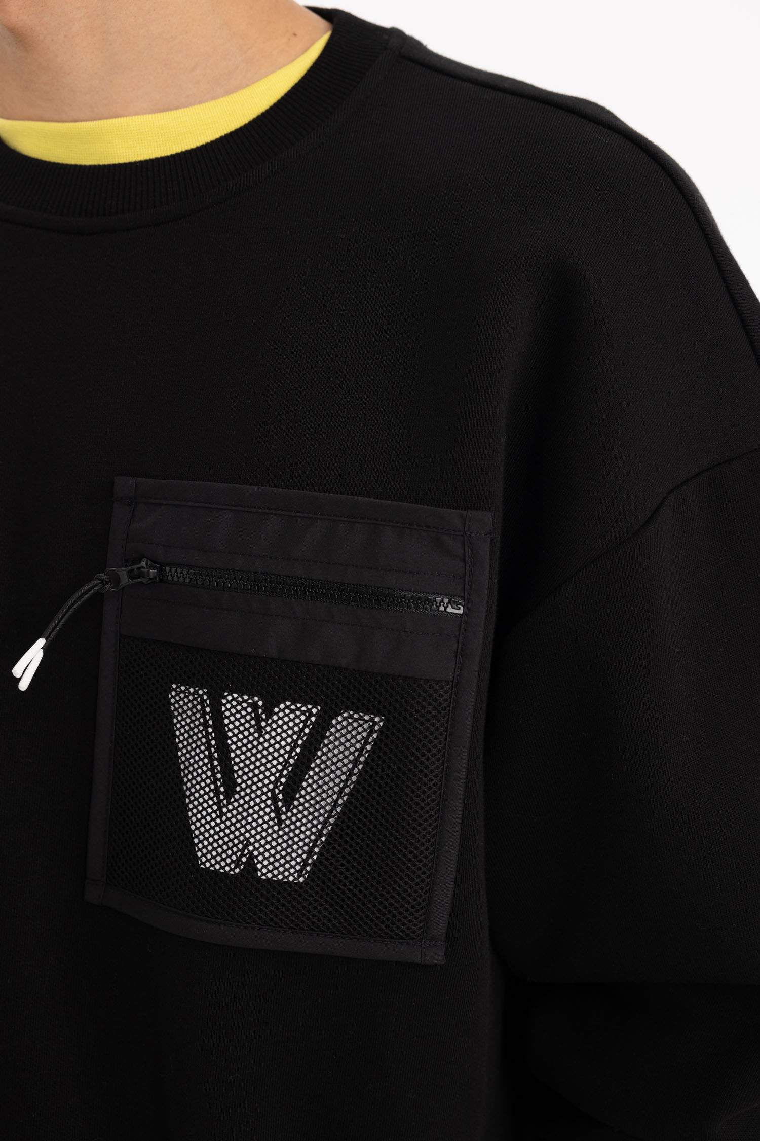 Oversize свитшот с круглым вырезом и принтом