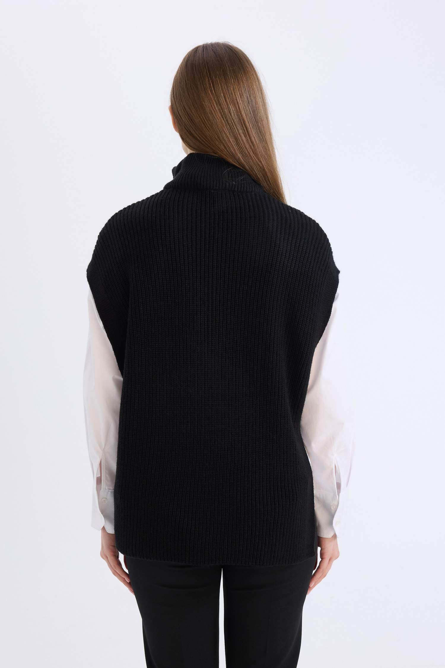 بلوفر كت قصة عادية بياقة مدورة