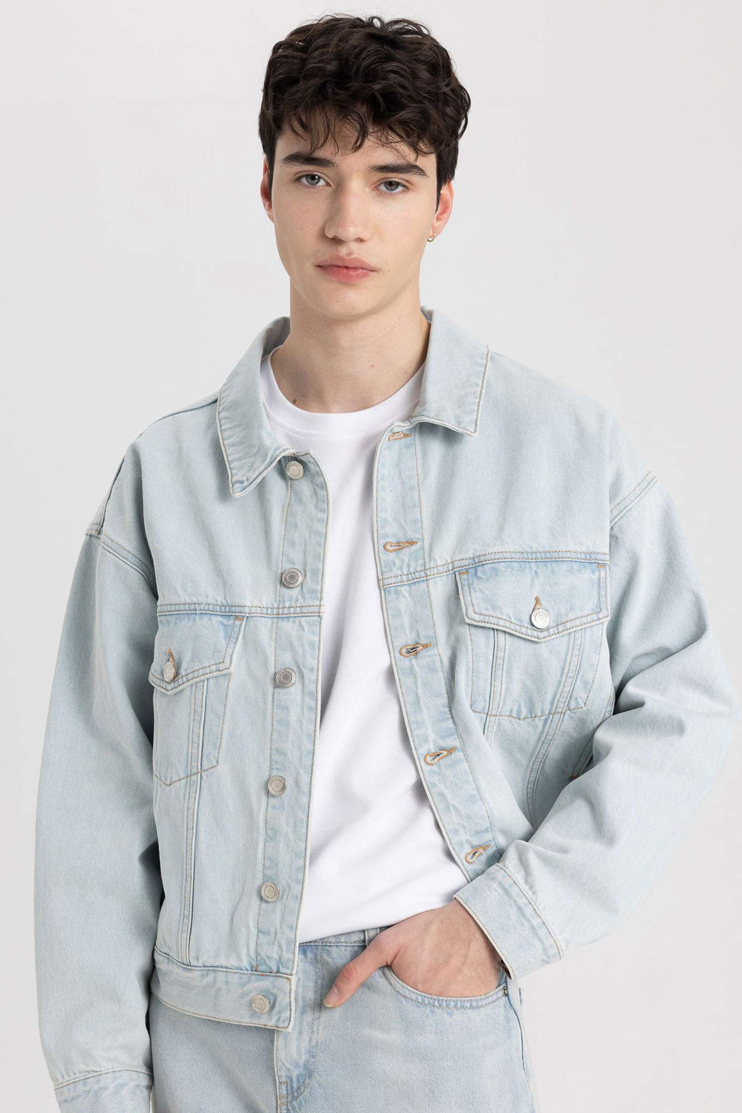 Relax Fit Düğmeli Cepli Mevsimlik Baharlık Jean Ceket