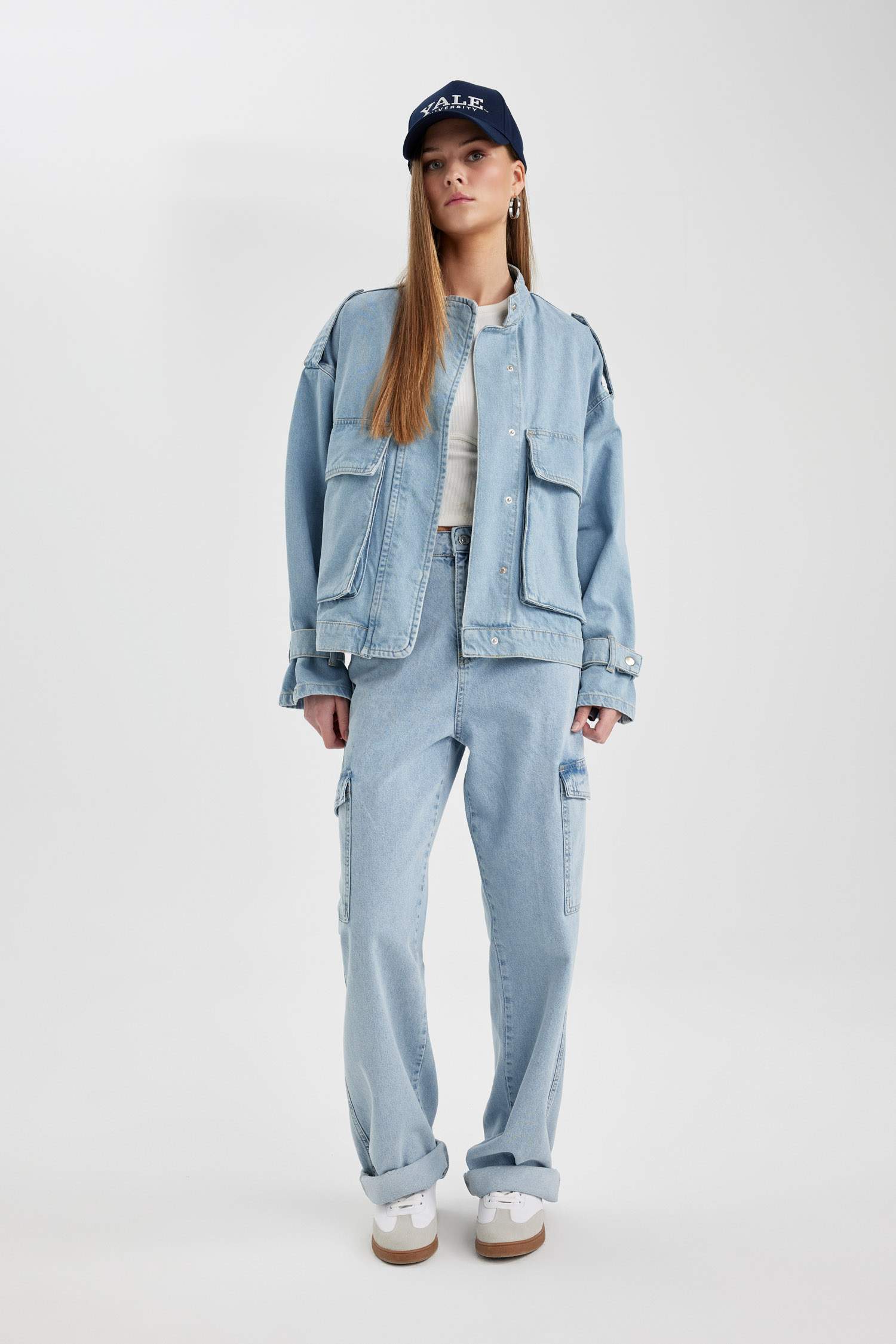 بنطرون جينز كارجو ولادي برجل واسع وخصر عالي