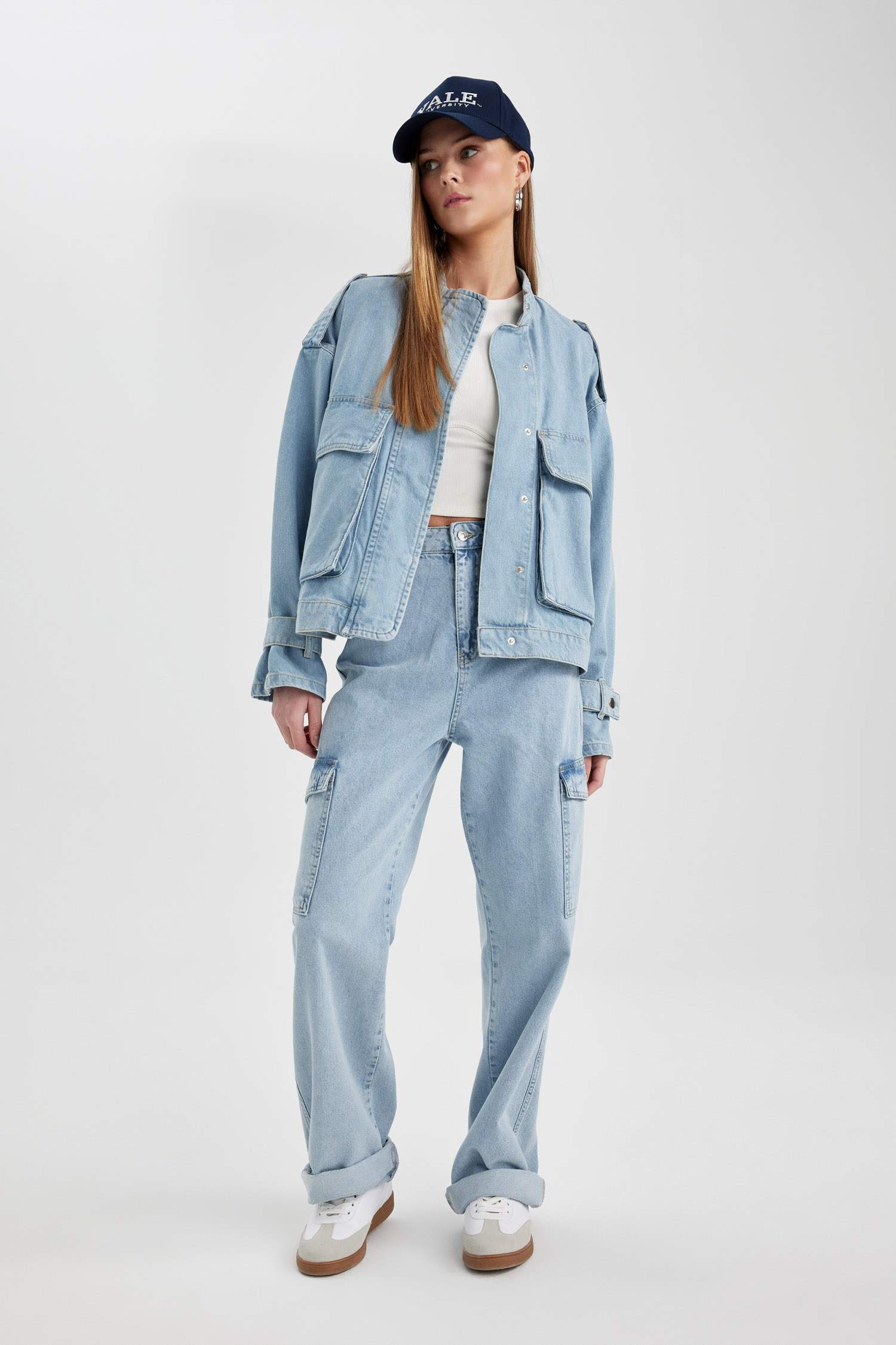 بنطرون جينز كارجو ولادي برجل واسع وخصر عالي