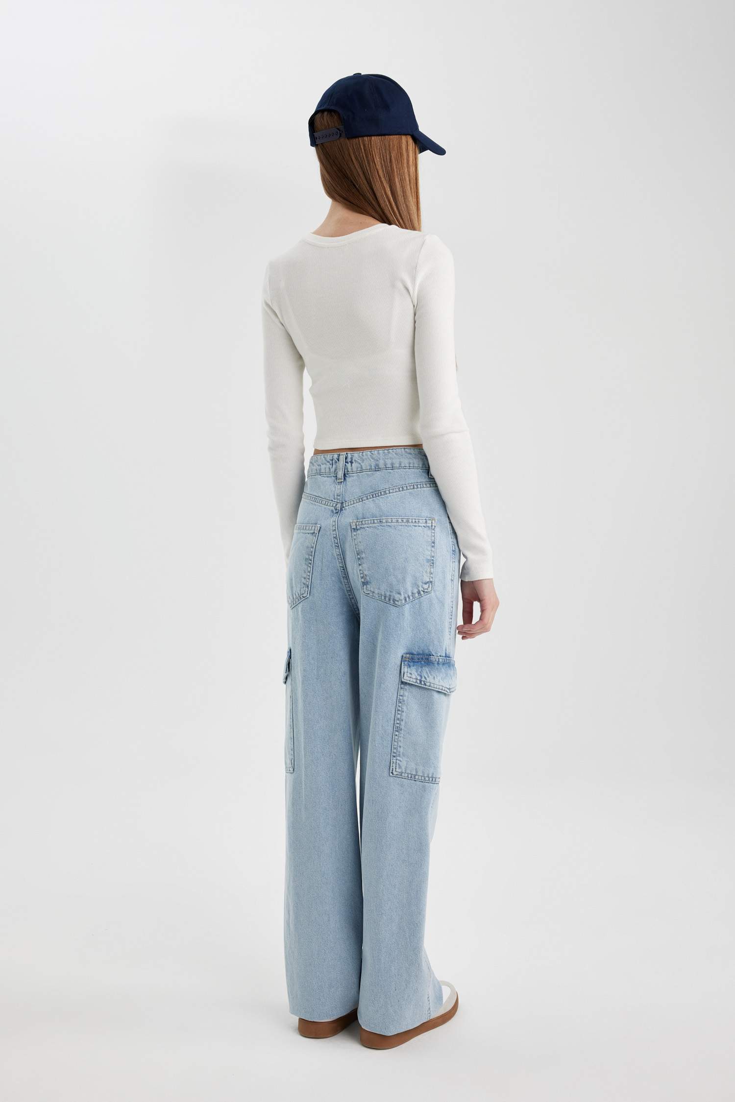 بنطرون جينز كارجو ولادي برجل واسع وخصر عالي