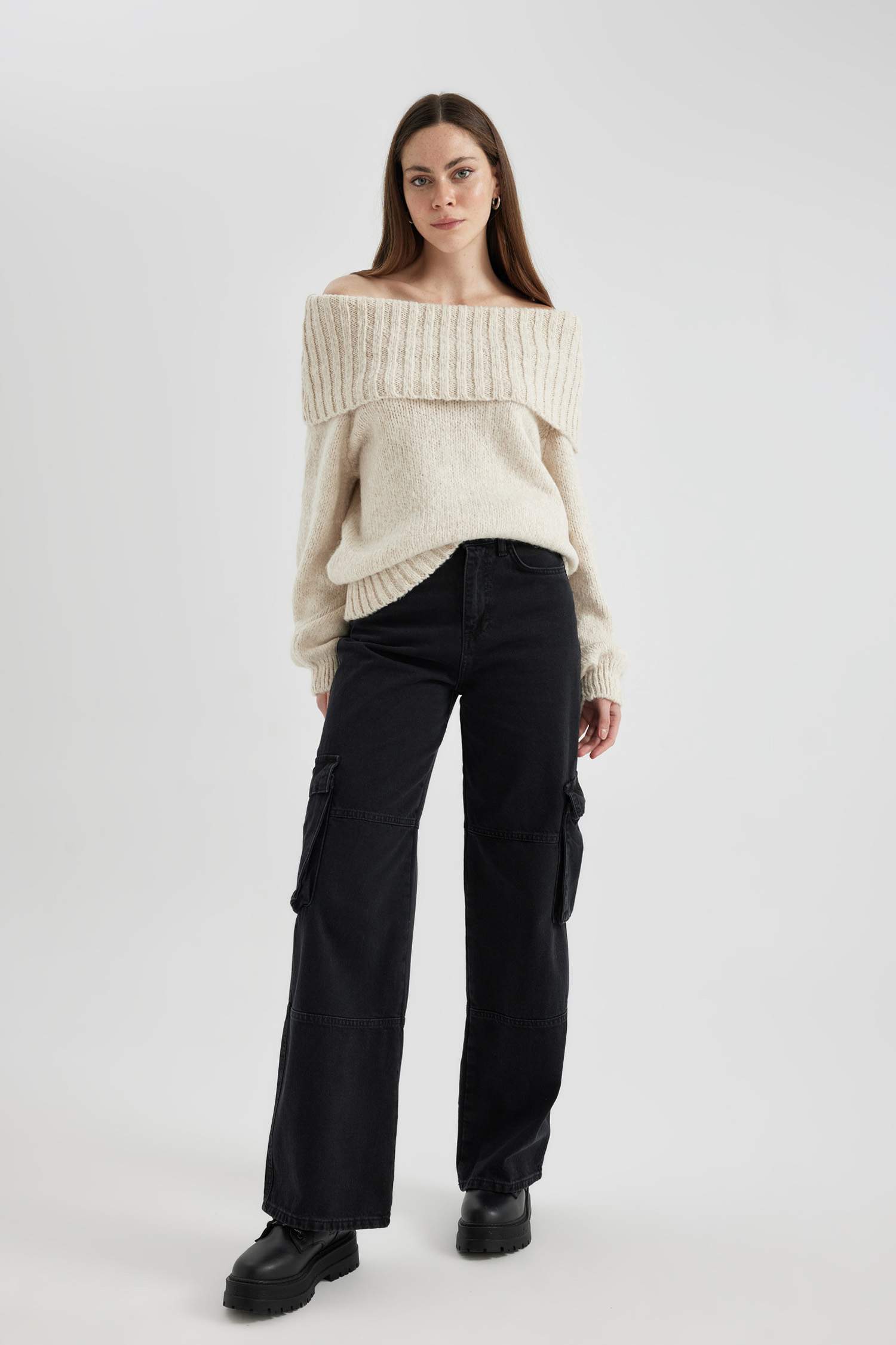 Джинсы карго прямого кроя с высокой талией