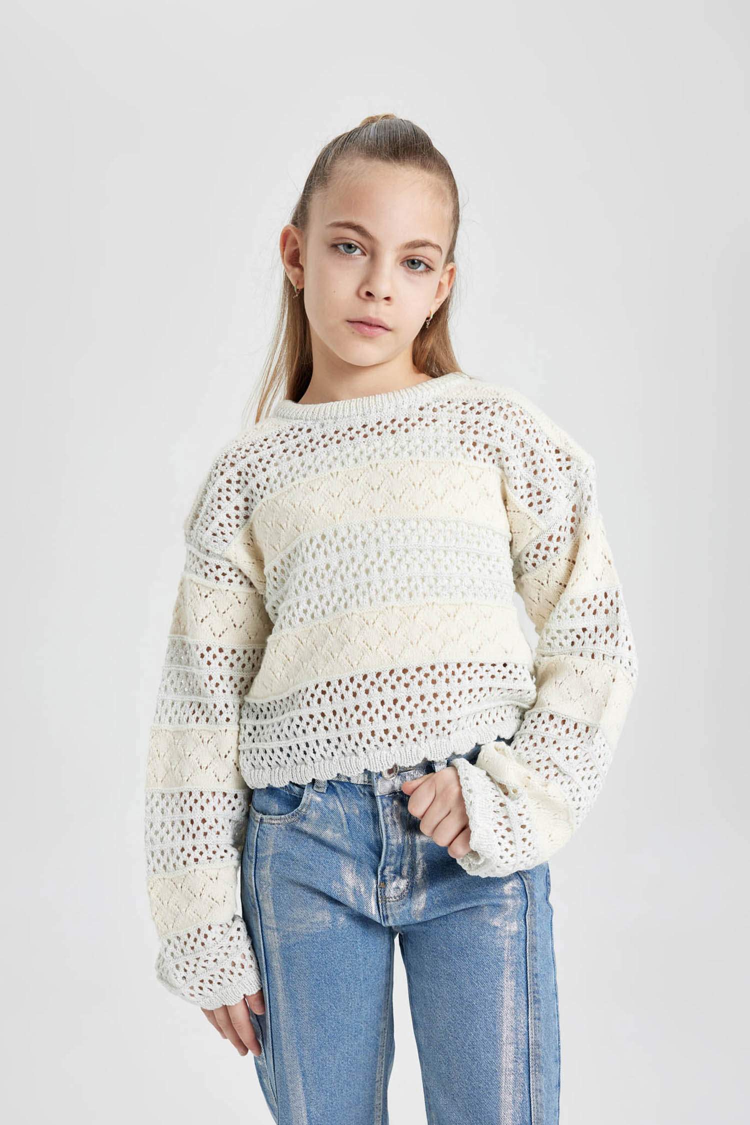 Girl Regular Fit Crew Neck Pullover