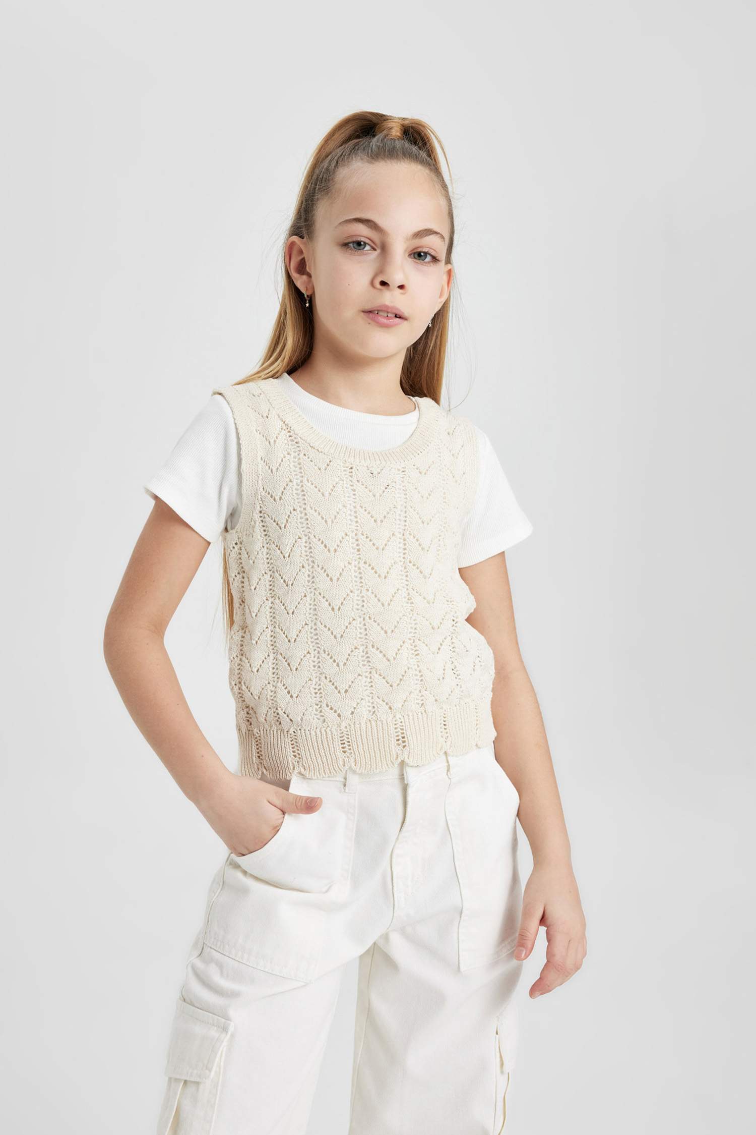 كروب توب بدون كم برقبة مستديرة