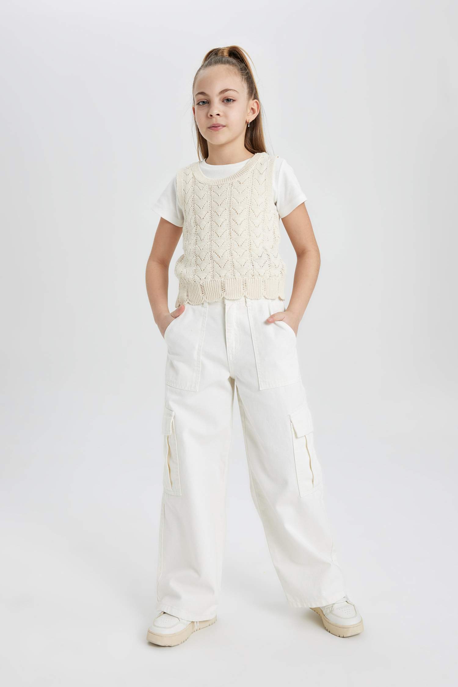 كروب توب بدون كم برقبة مستديرة