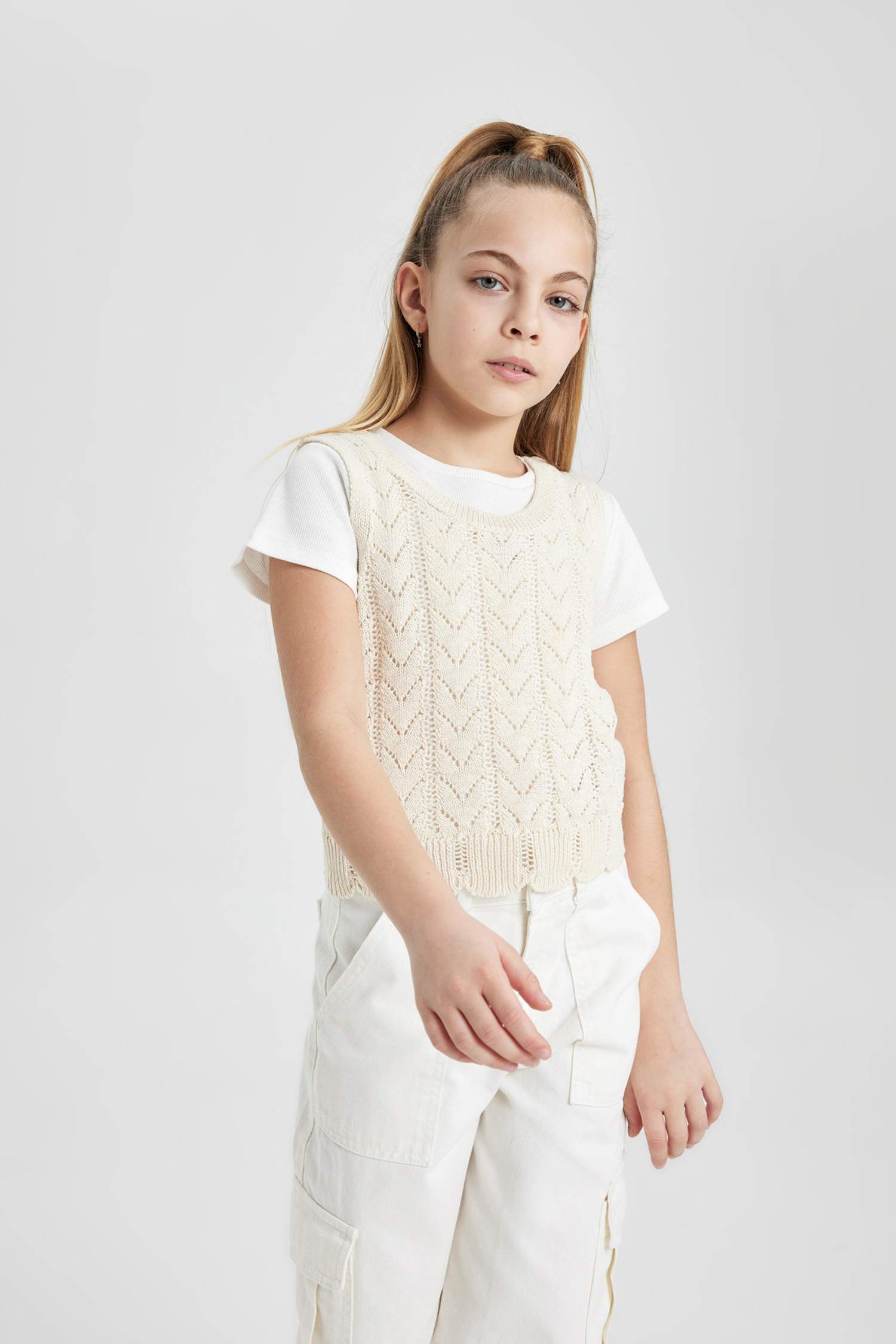 كروب توب بدون كم برقبة مستديرة