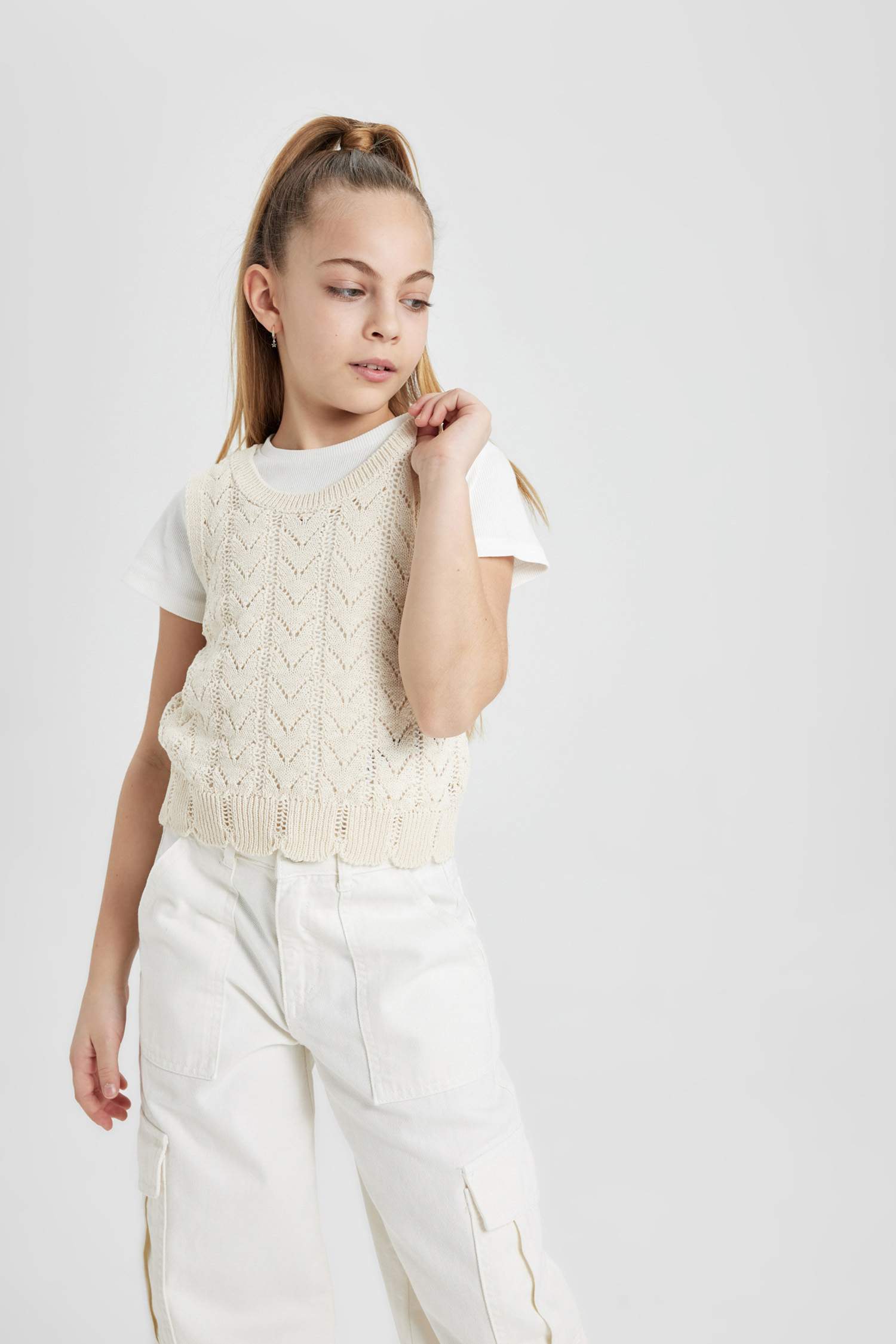 كروب توب بدون كم برقبة مستديرة