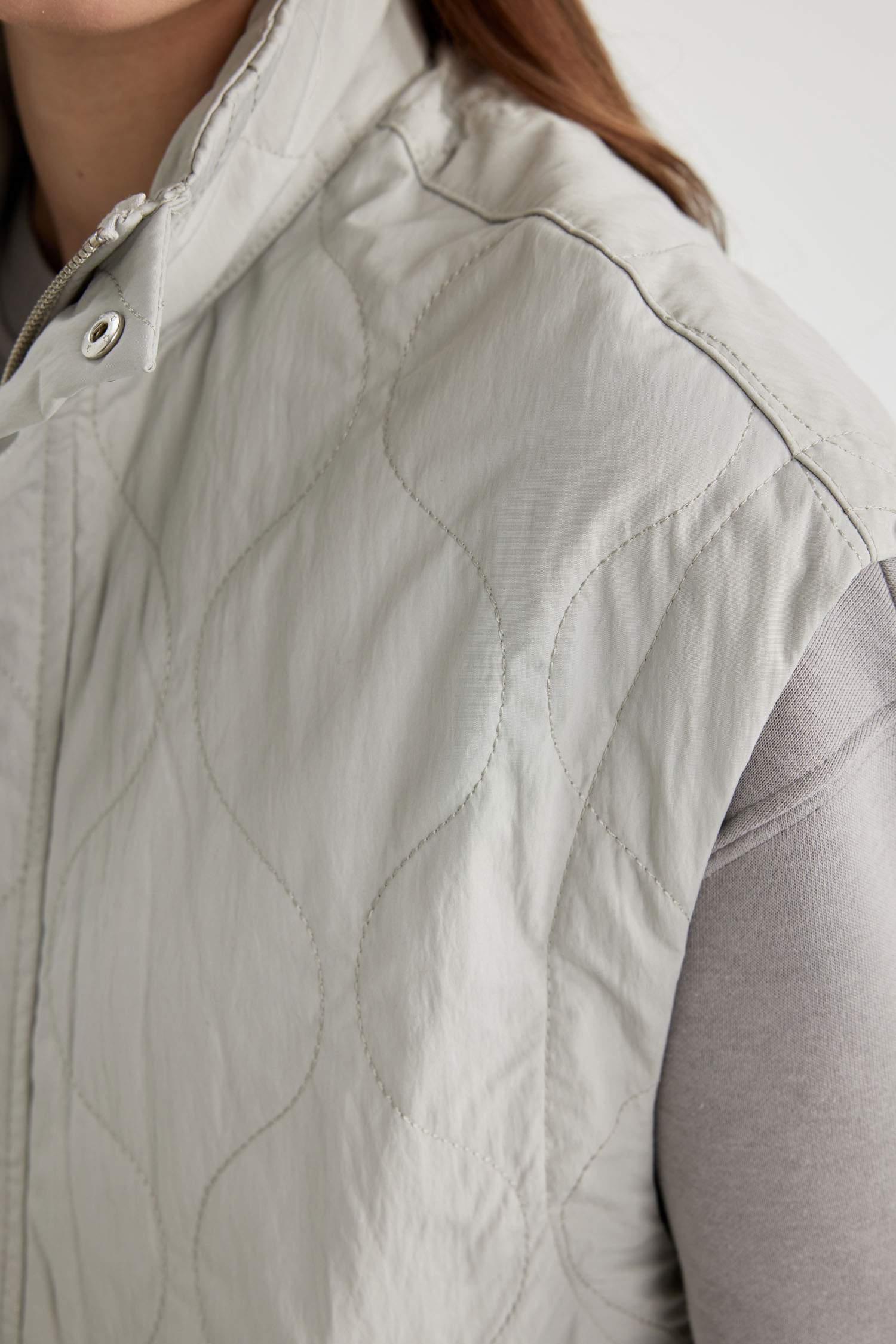 جيلي باراشوت بجيب وياقة عالية