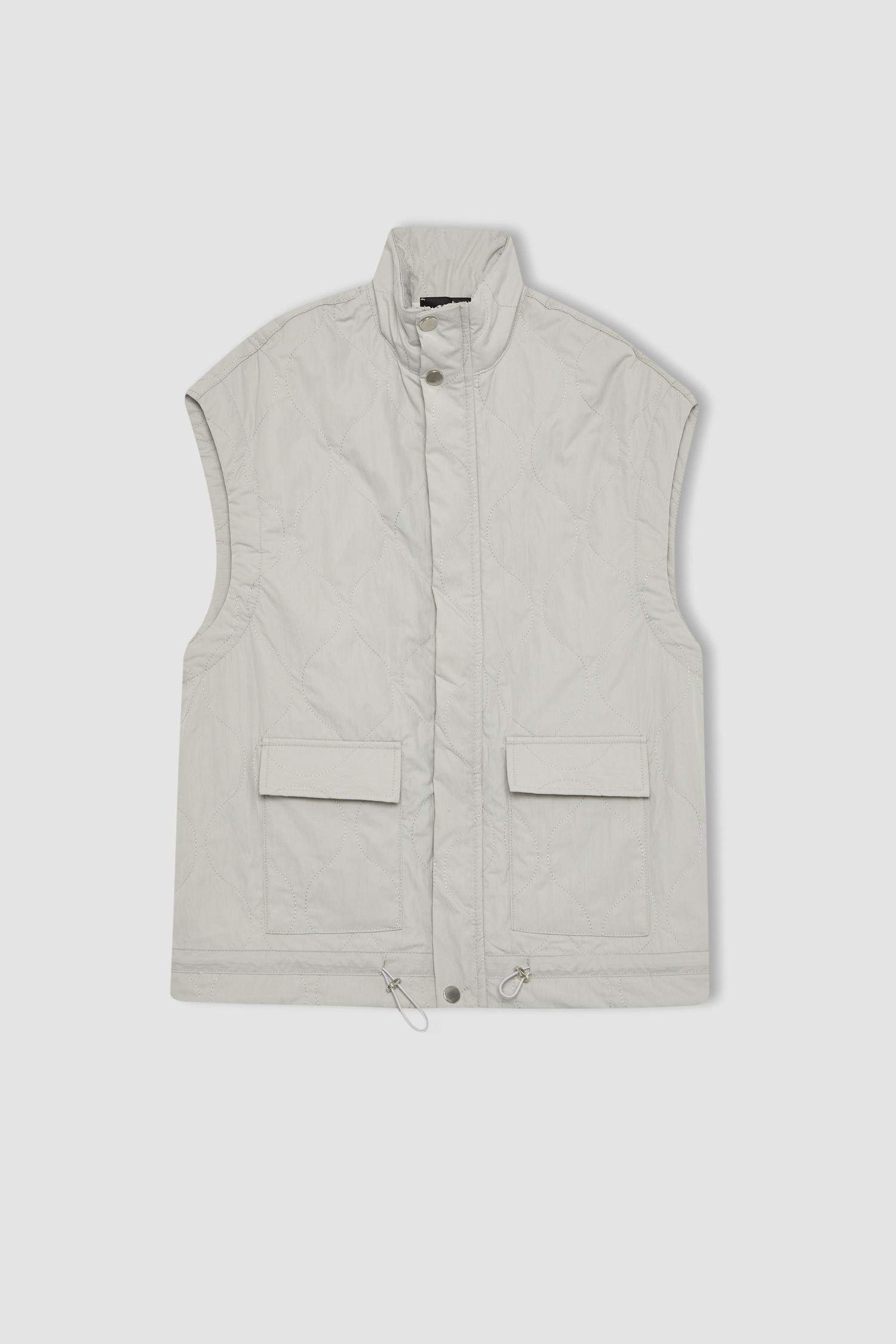 جيلي باراشوت بجيب وياقة عالية