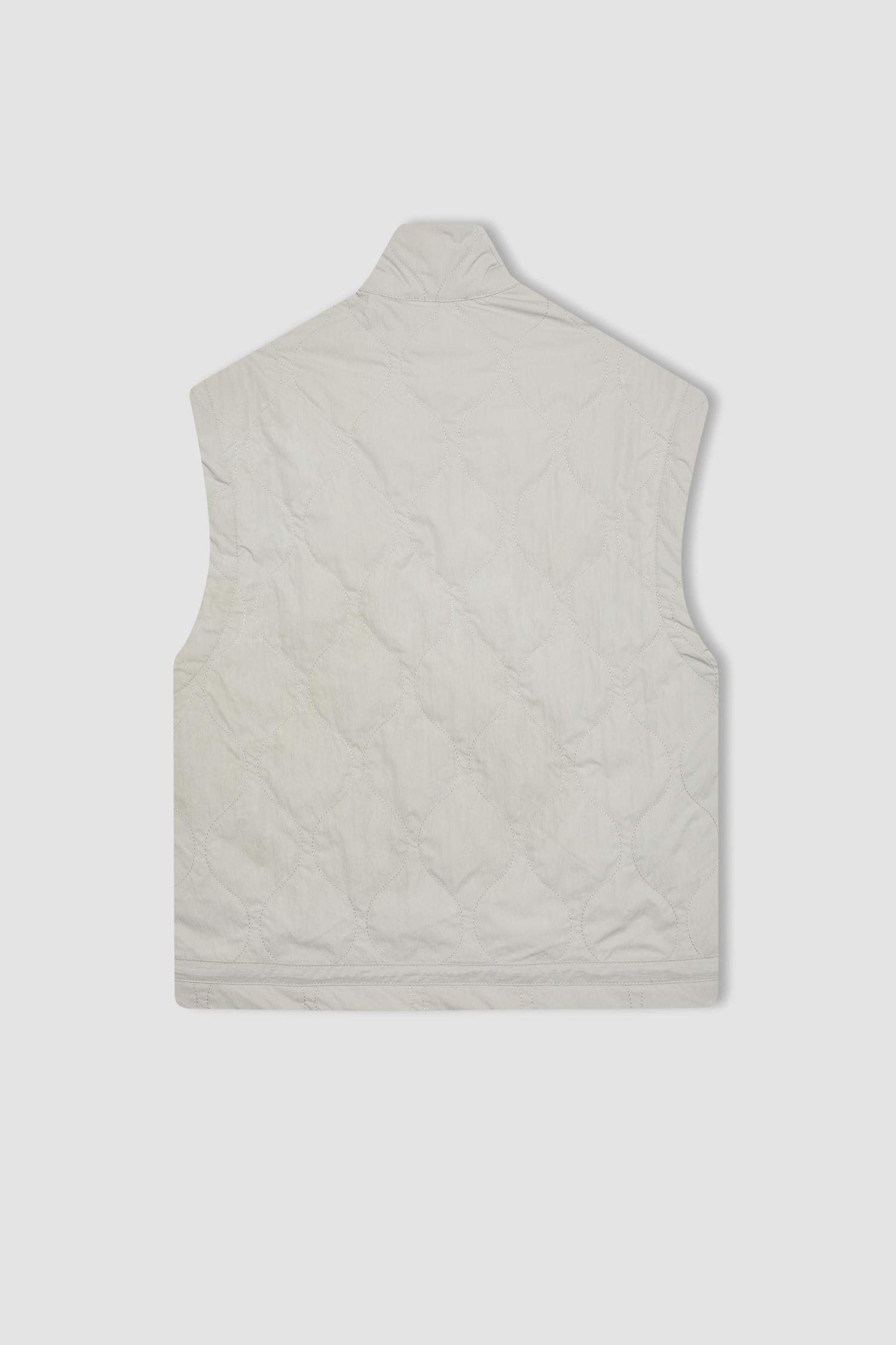 جيلي باراشوت بجيب وياقة عالية