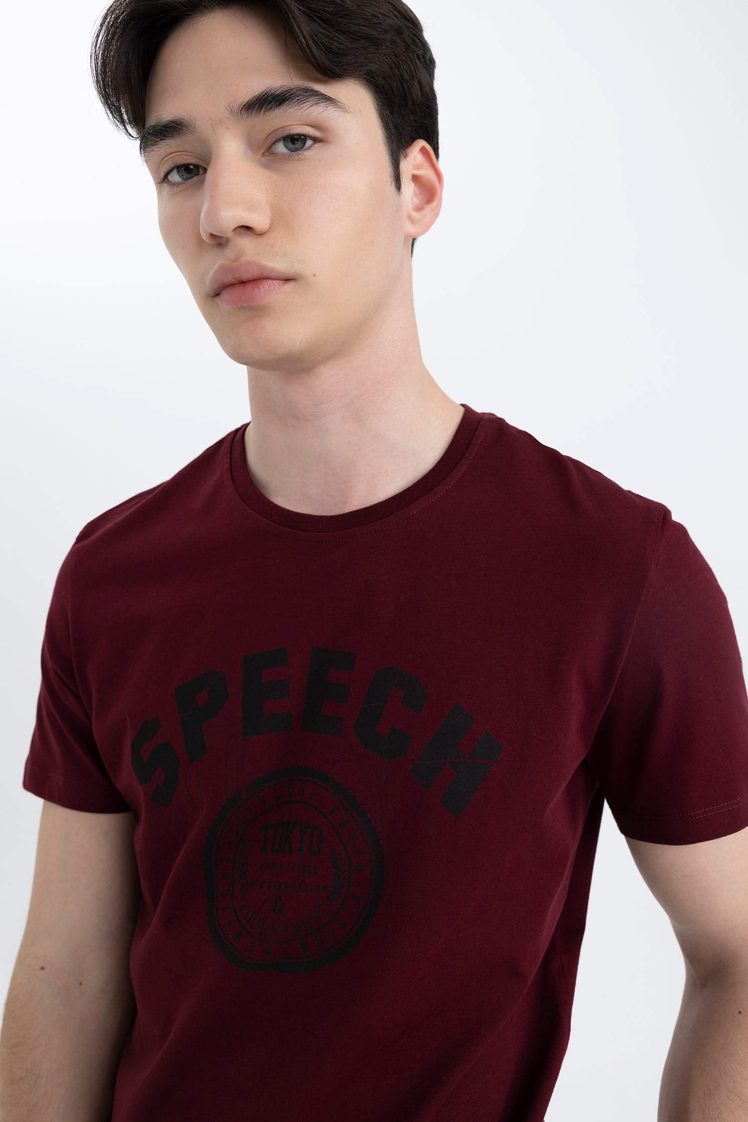 Slim Fit Crew Neck Printed Short Sleeve T-Shirt