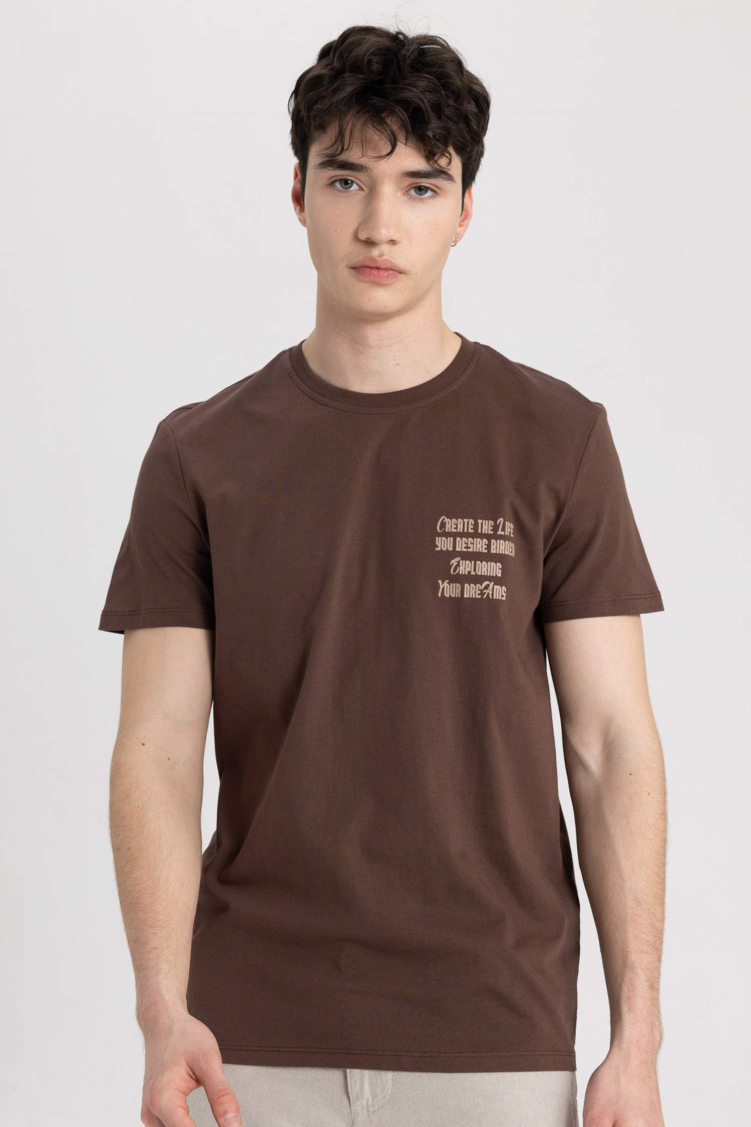 تيشيرت نص ردن سليم فيت بياخة مستديرة