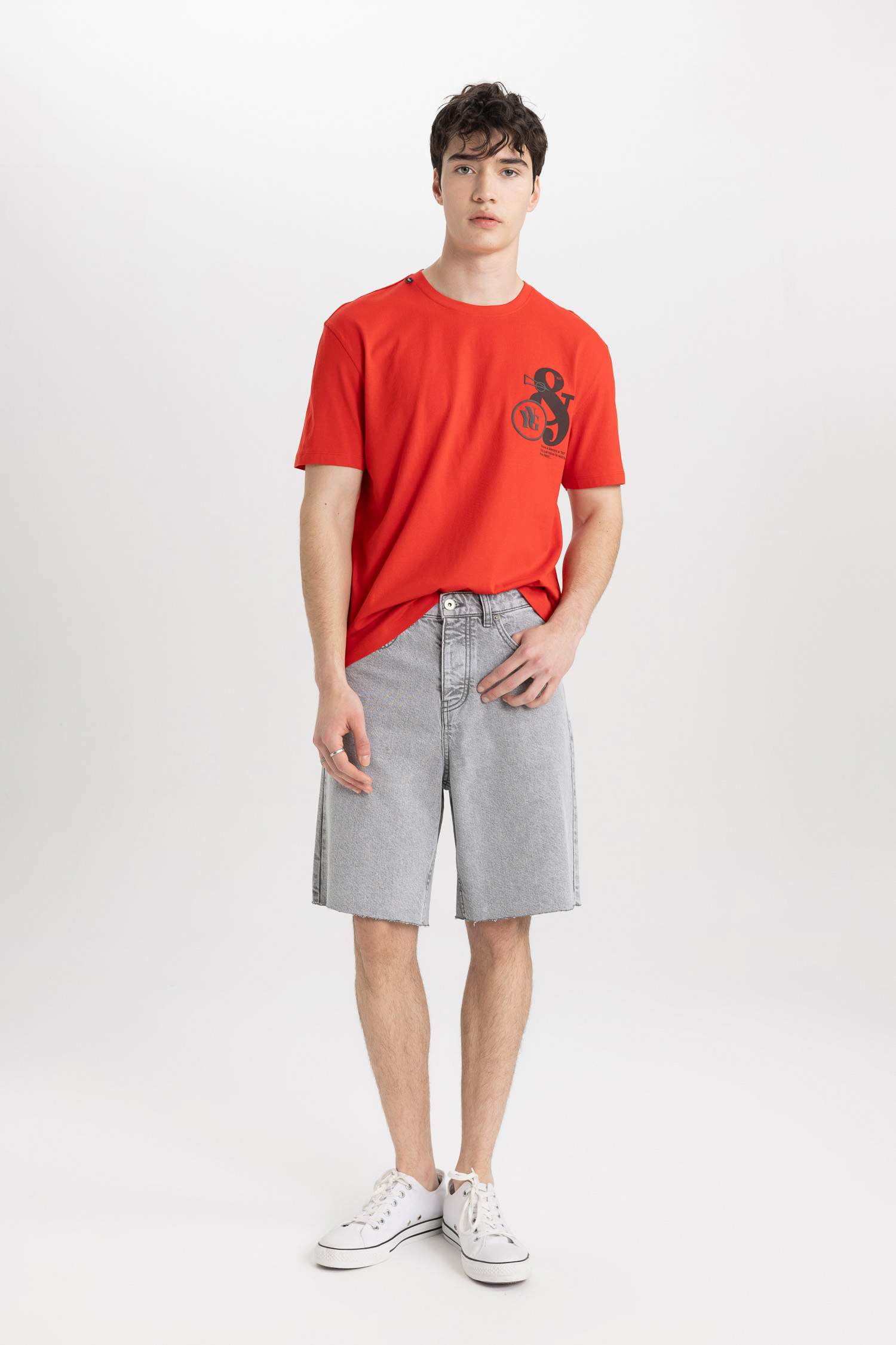 تي شيرت جيرسي قصة عادية بياقة مستديرة