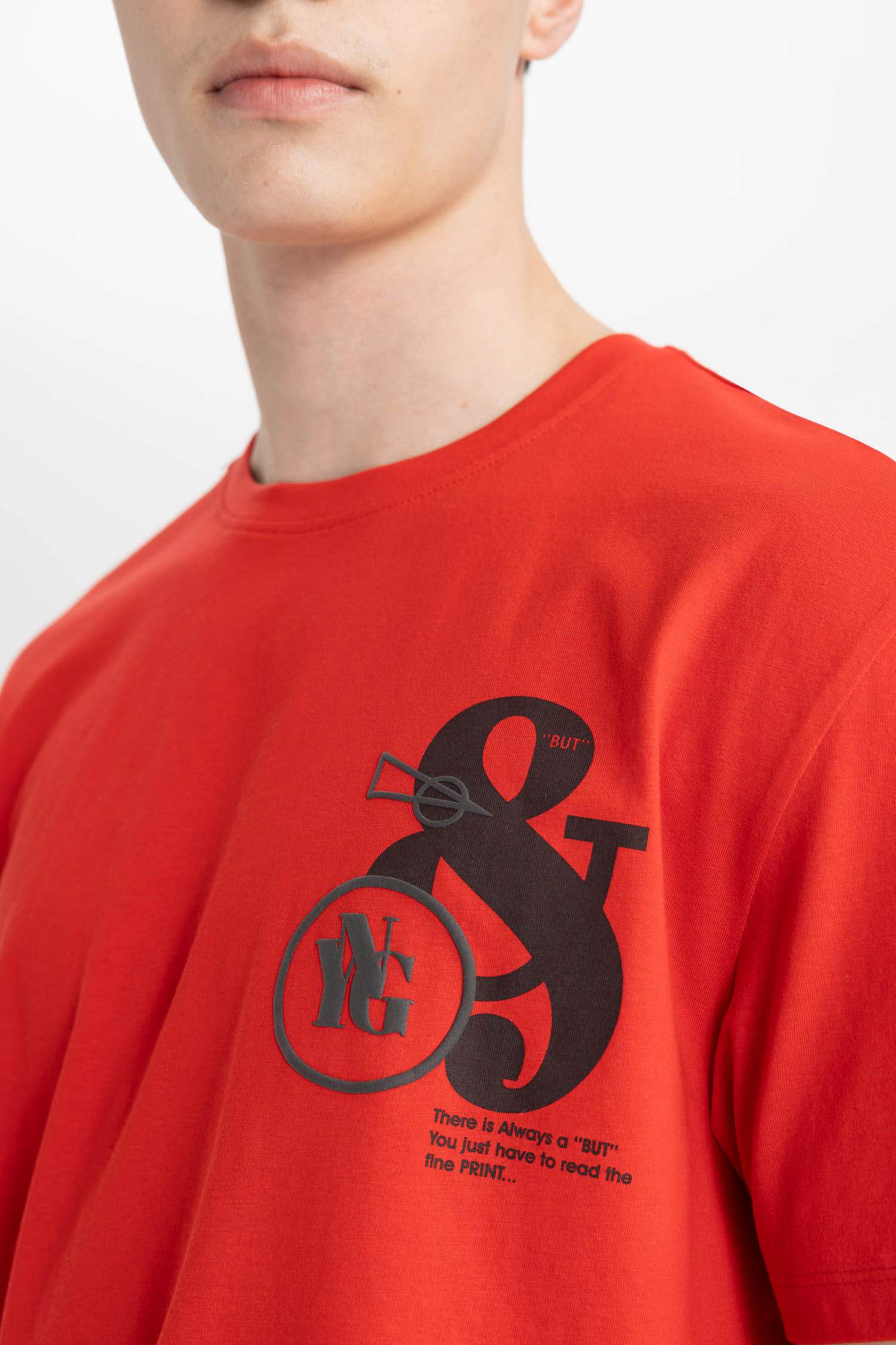 تي شيرت جيرسي قصة عادية بياقة مستديرة