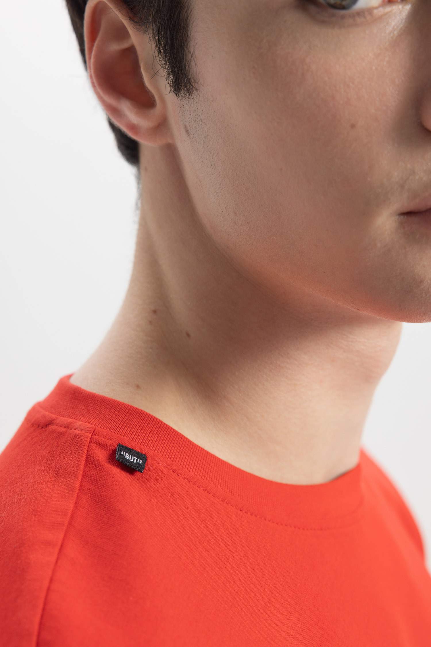 تي شيرت جيرسي قصة عادية بياقة مستديرة