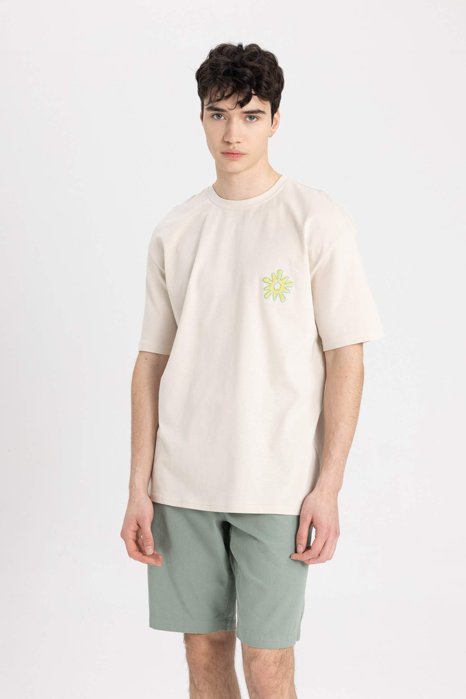 تيشيرت نص ردن اوفر سايز بطبعة من الخلف