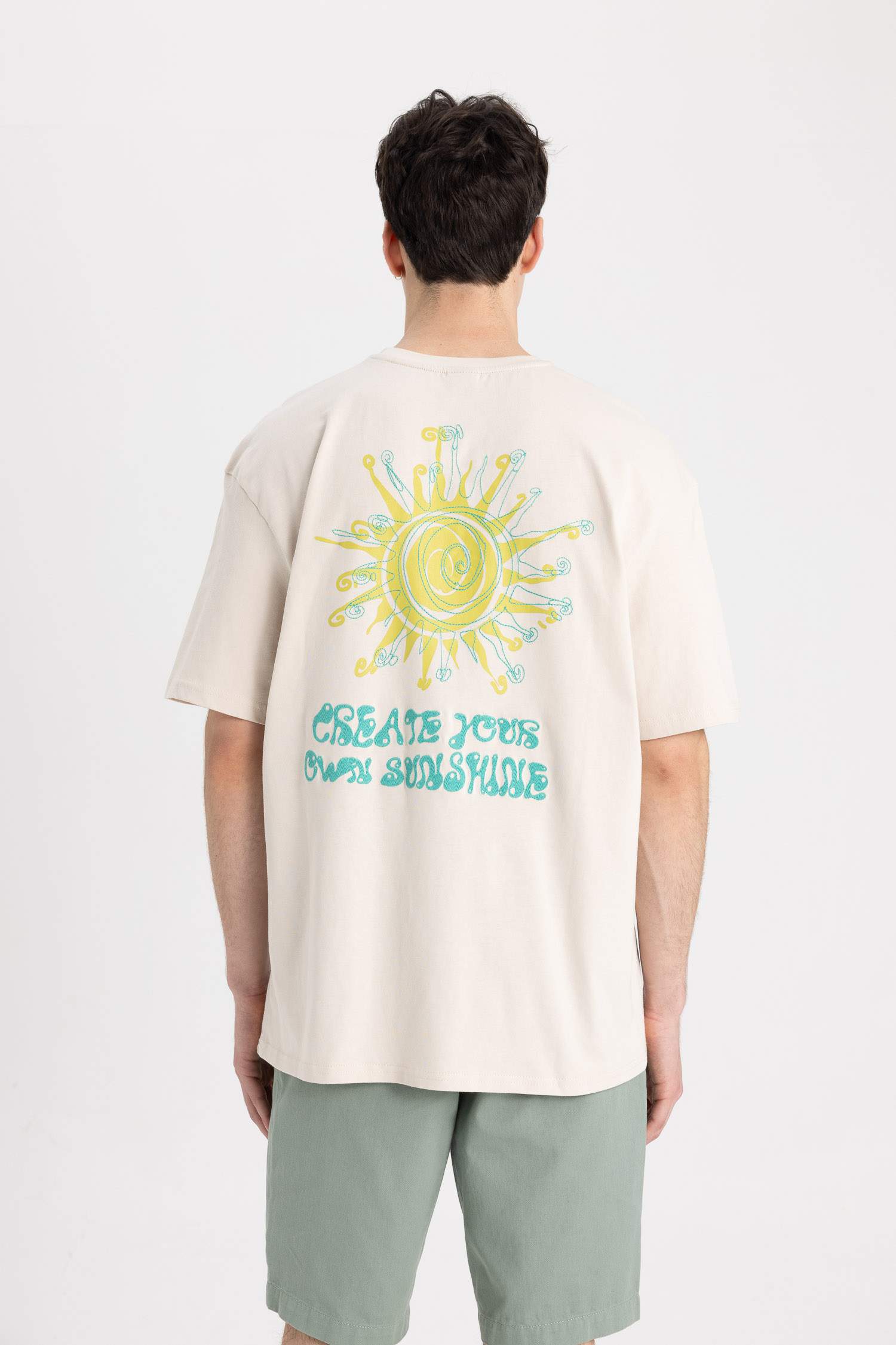 تيشيرت نص ردن اوفر سايز بطبعة من الخلف