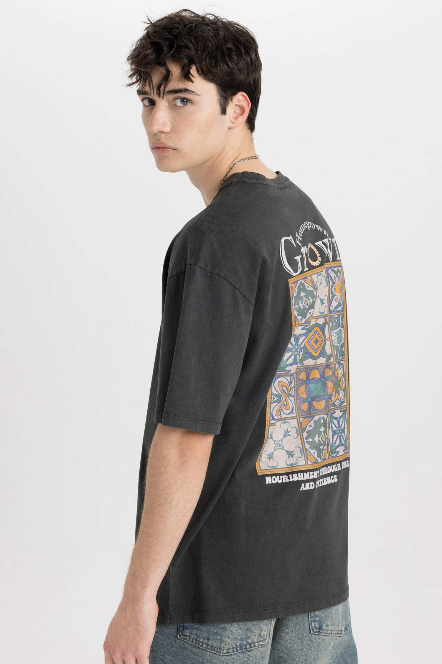 Comfort Fit Crew Neck Printed Short Sleeve T-Shirt