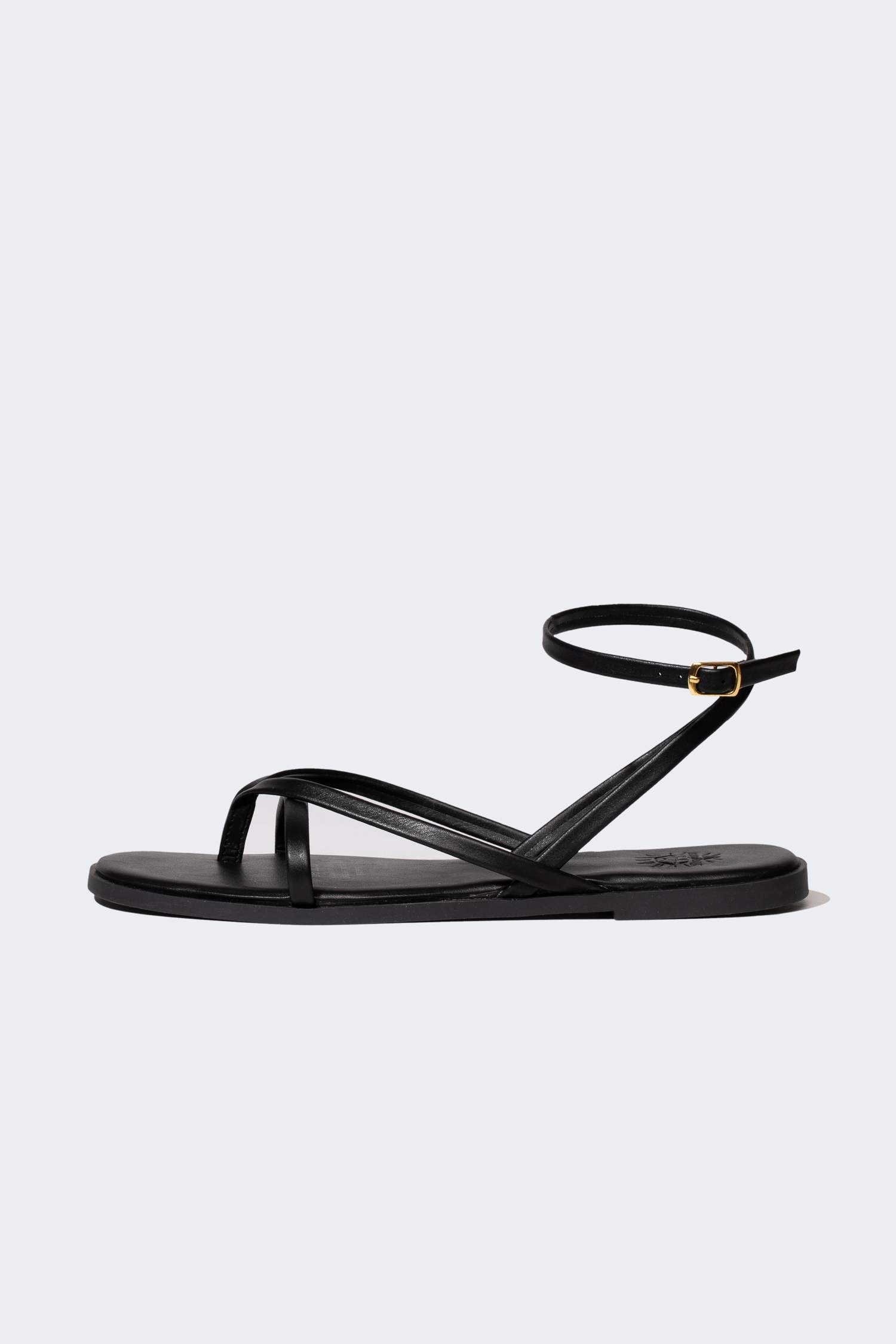 Сандалии на плоской подошве для женщин