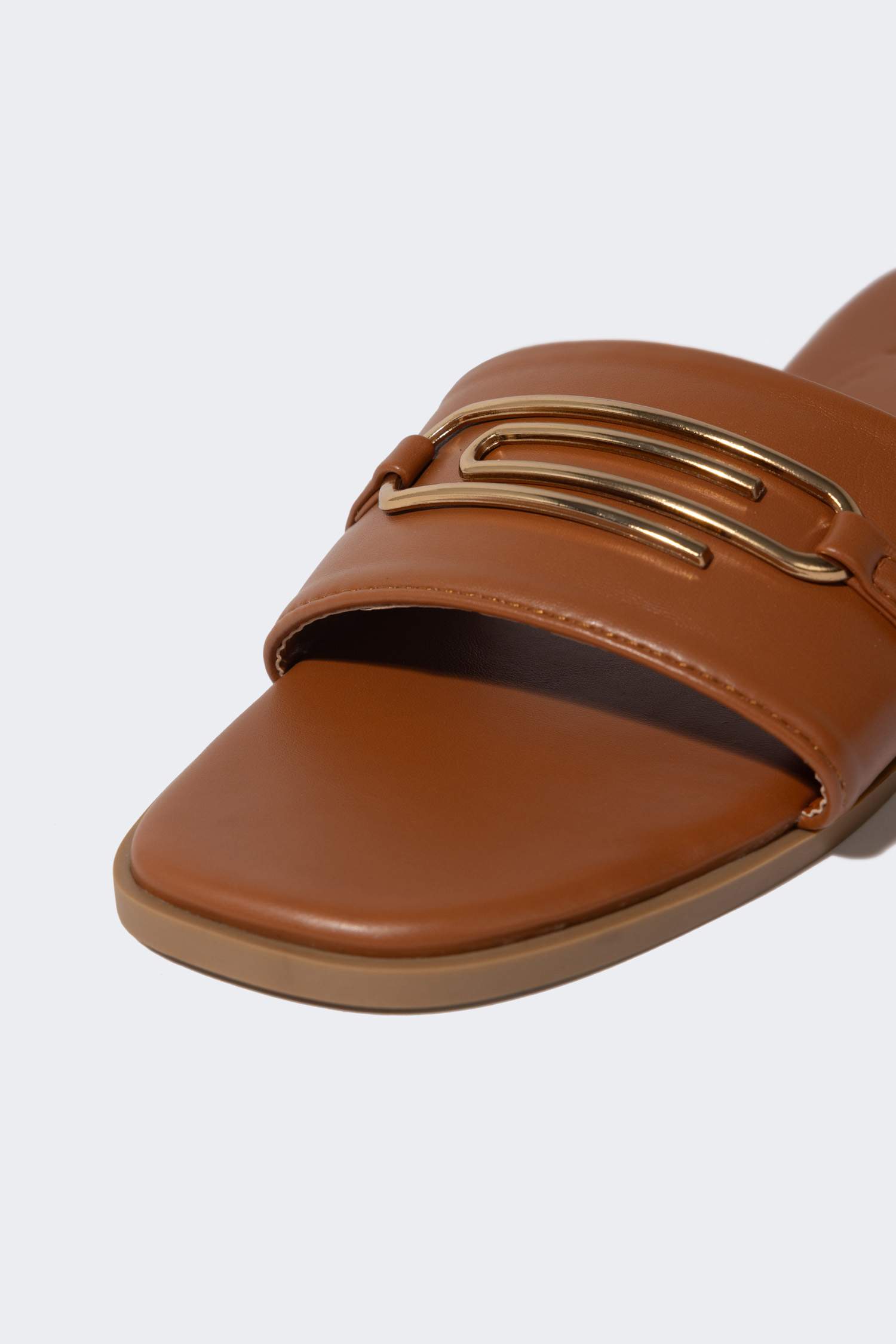 Kadın Düz Taban Tek Bantlı Suni Deri Terlik