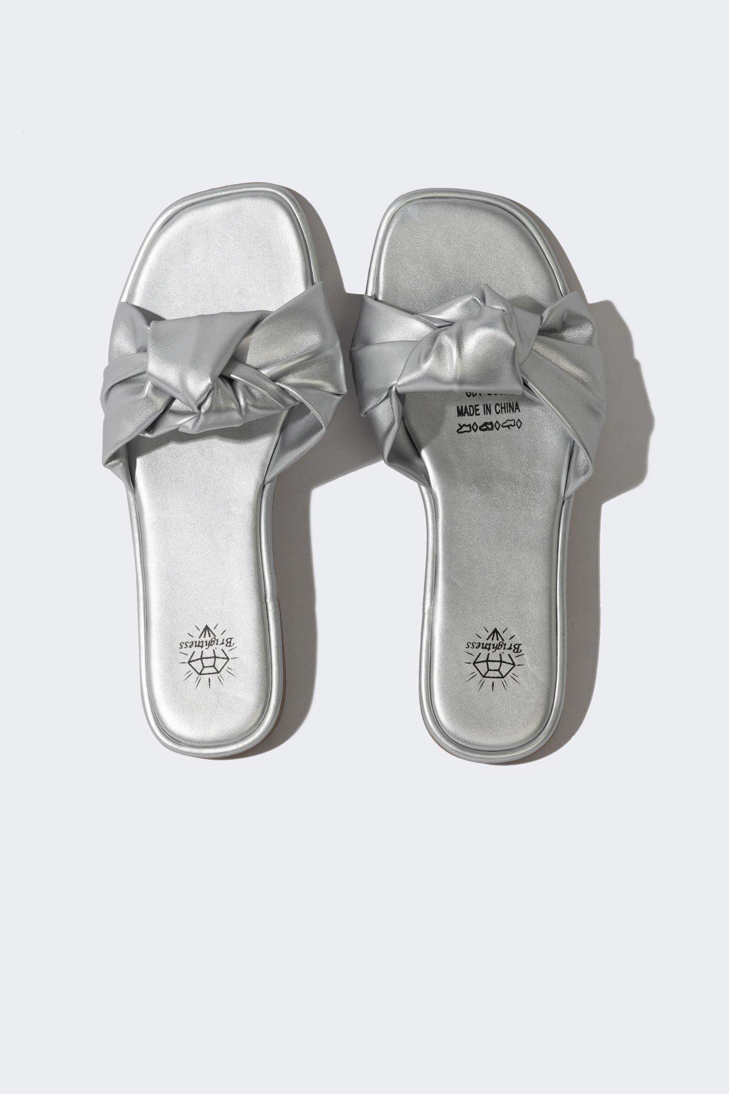 Woman Flat Sole Single Strap Faux Leather Slippers