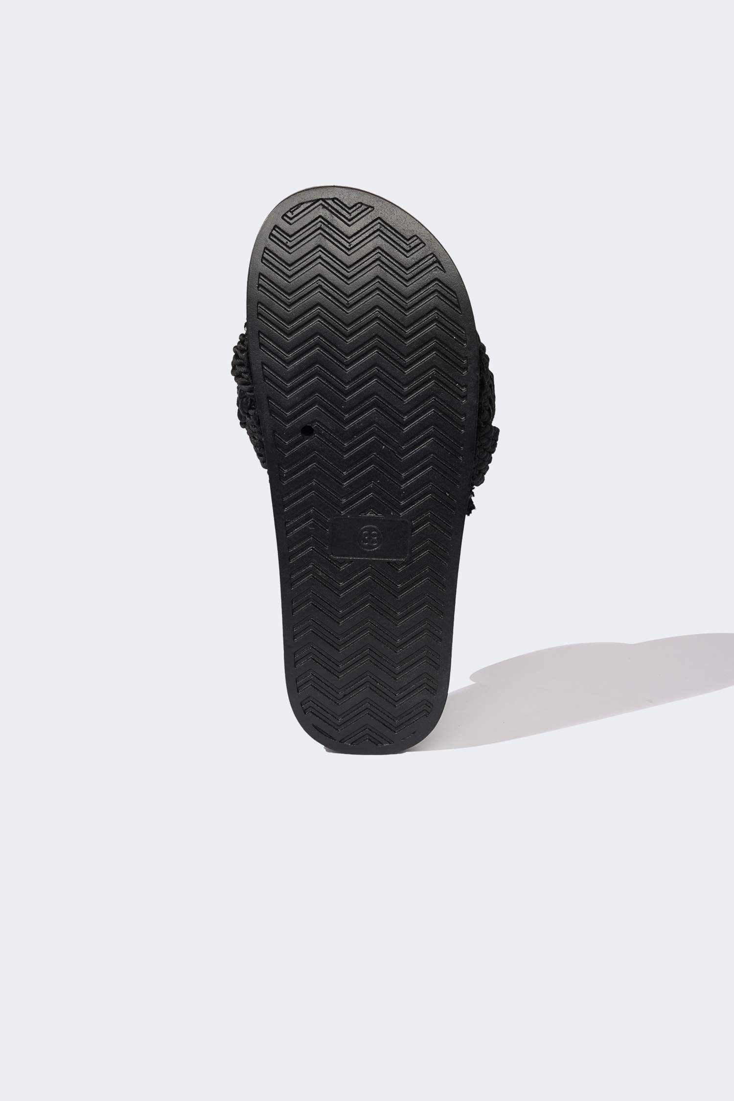 صندالة نسائية بكعب عالي بشريط مفرد