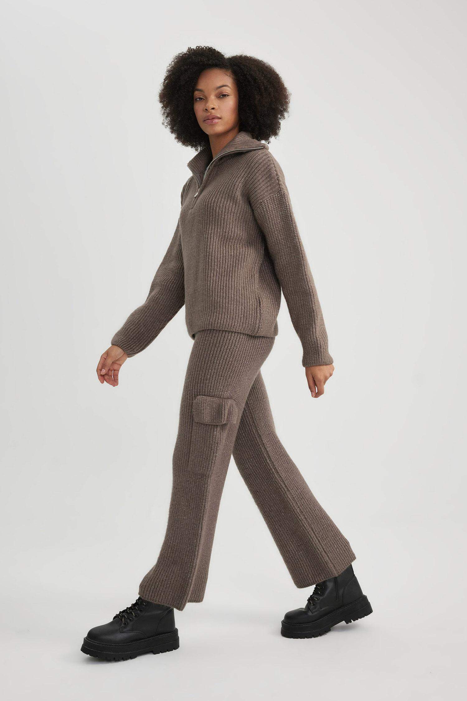 Wide Leg Cargo Pocket Knitwear Trousers