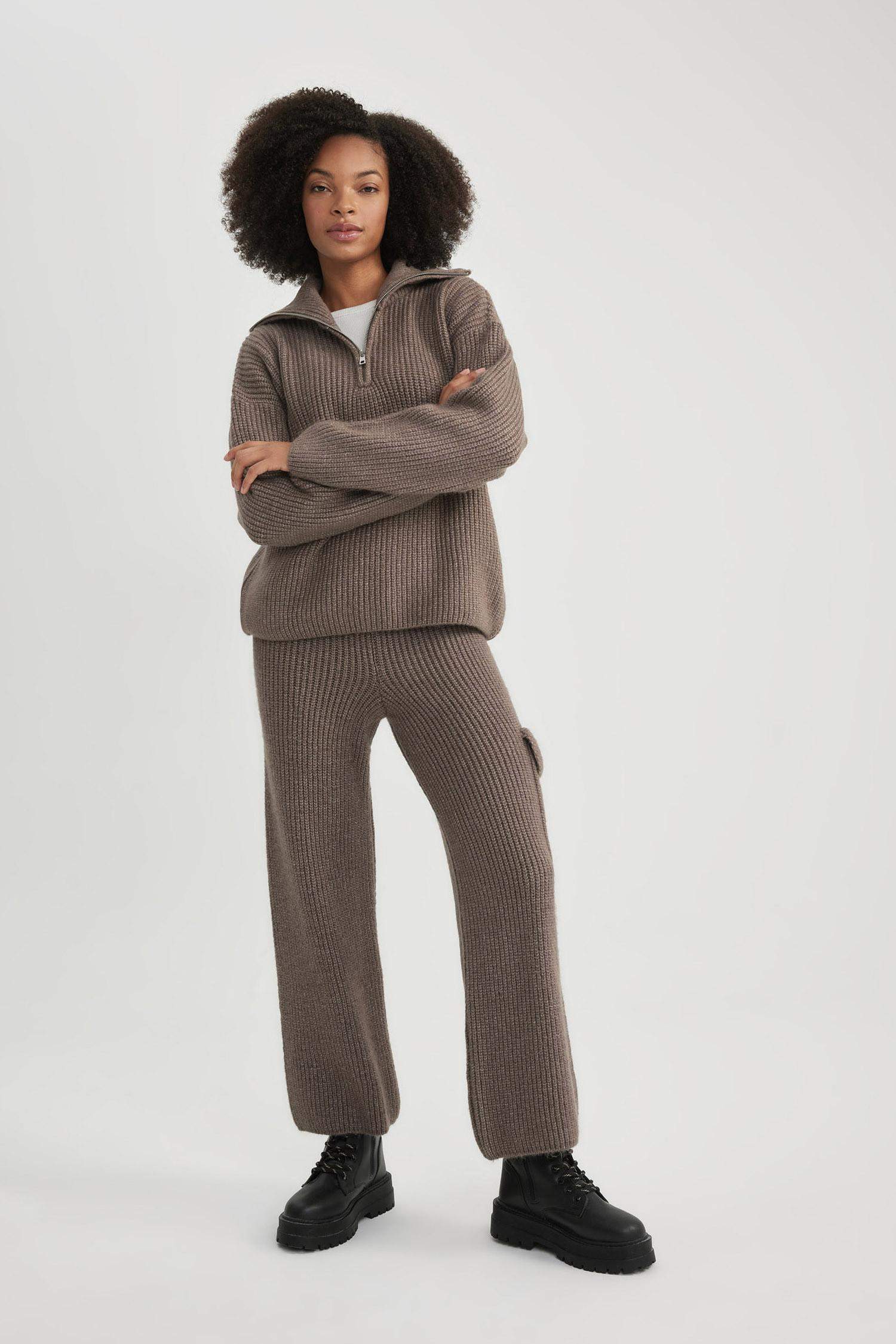 Wide Leg Cargo Pocket Knitwear Trousers