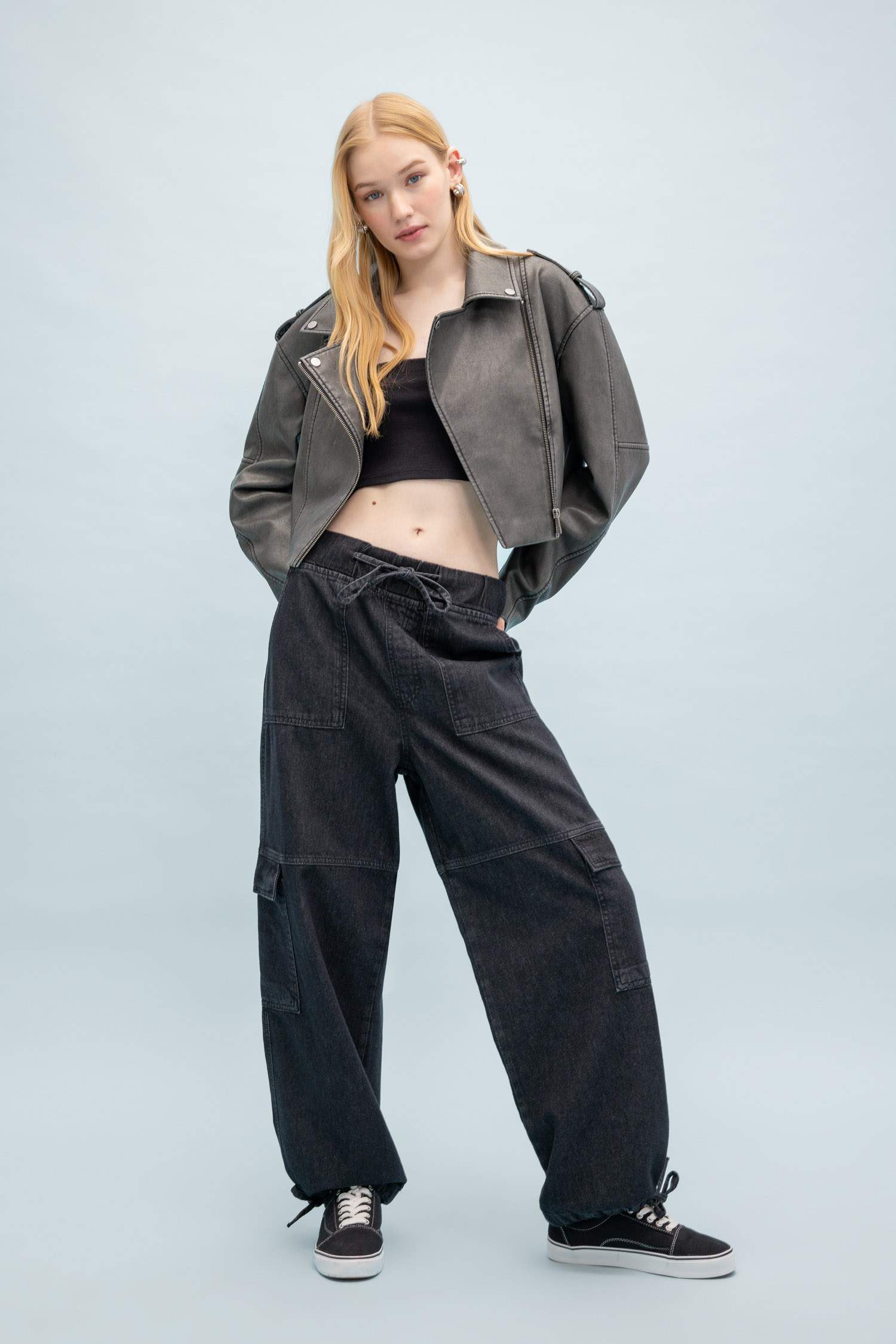 جاكيت جلد صناعي قصة عادية