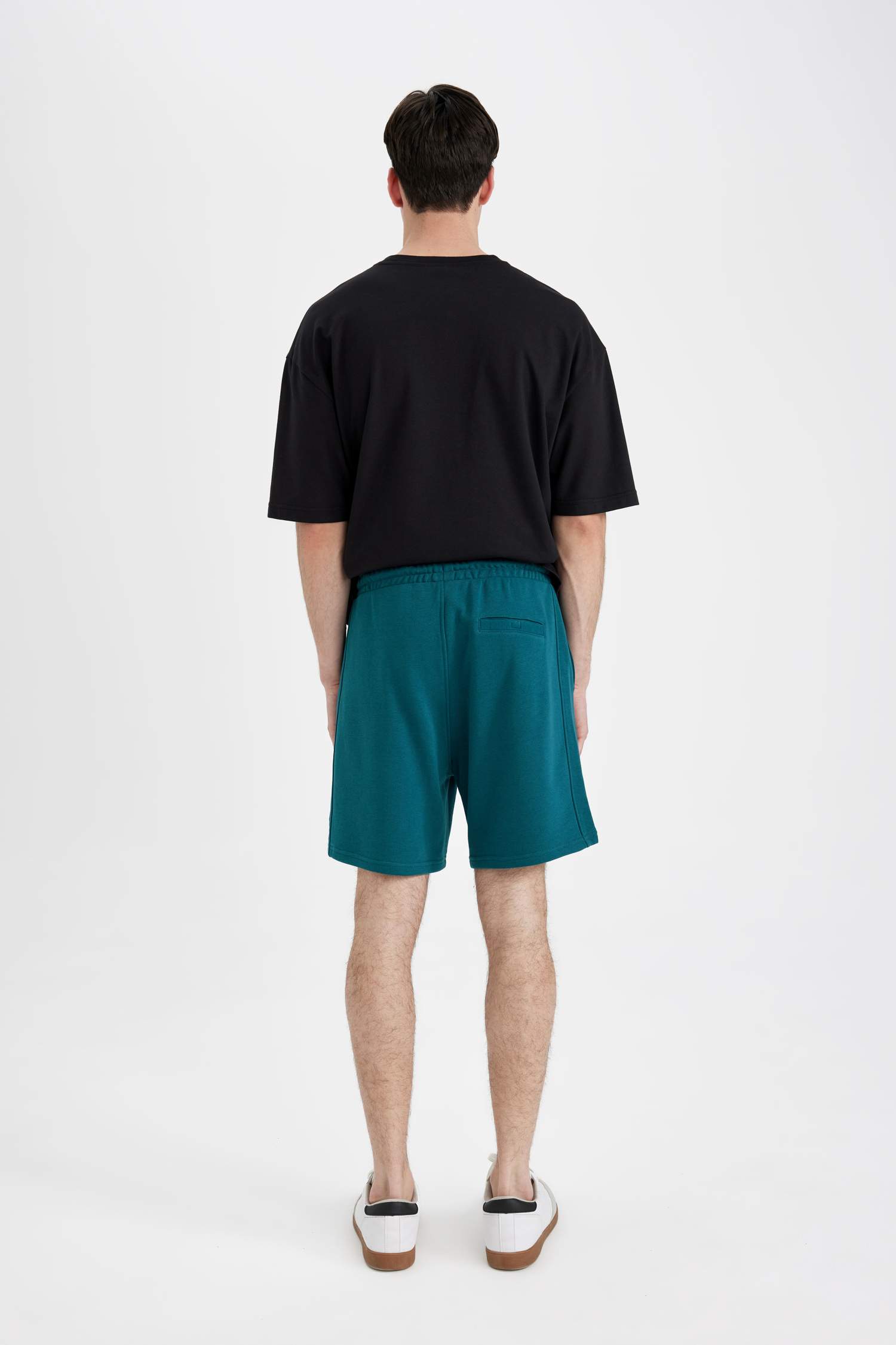 Regular Fit Düz Paça Basic Düz Şort