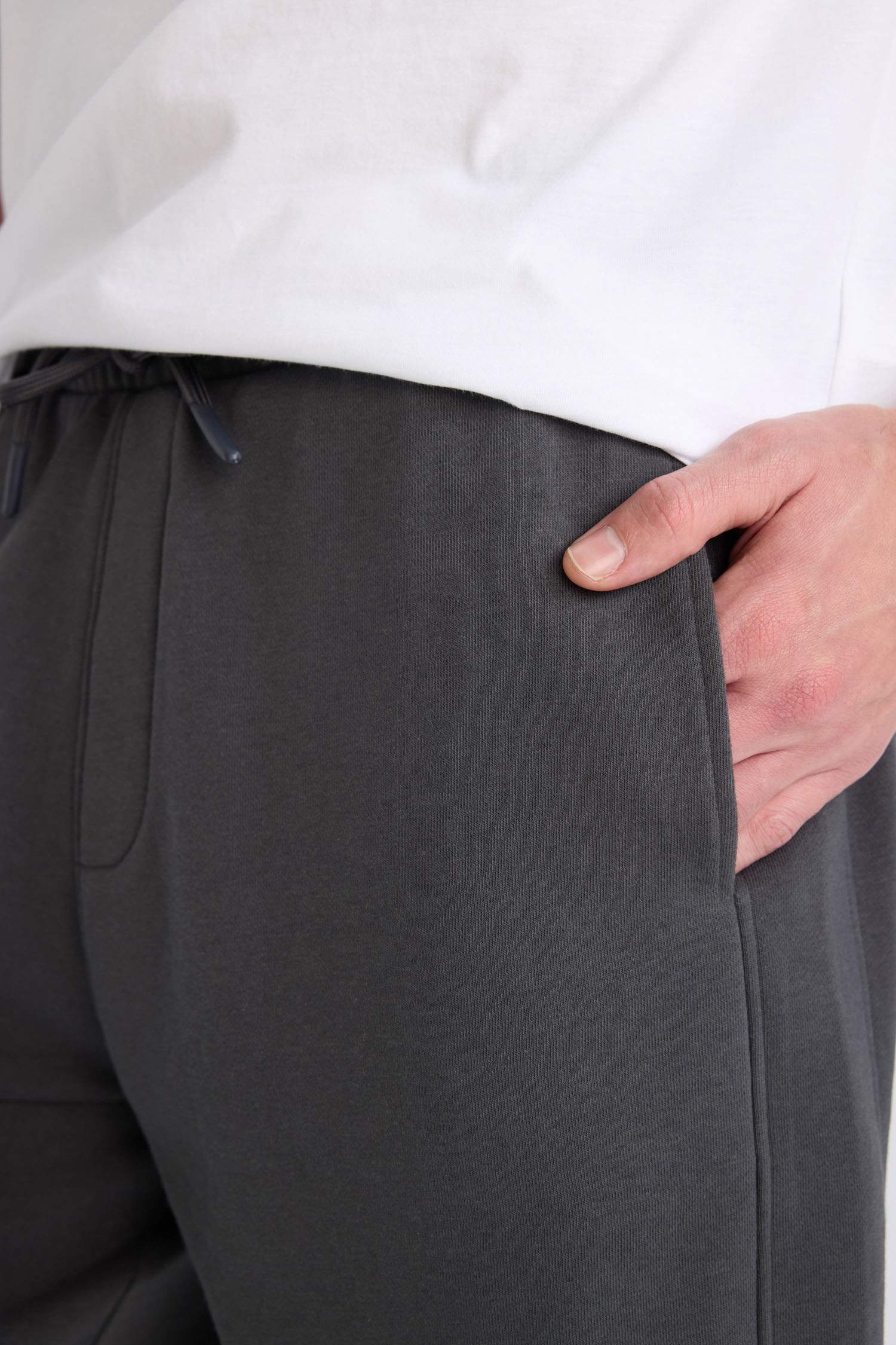 Regular Fit Düz Paça Beli Bağcıklı Cepli Basic Düz Şort