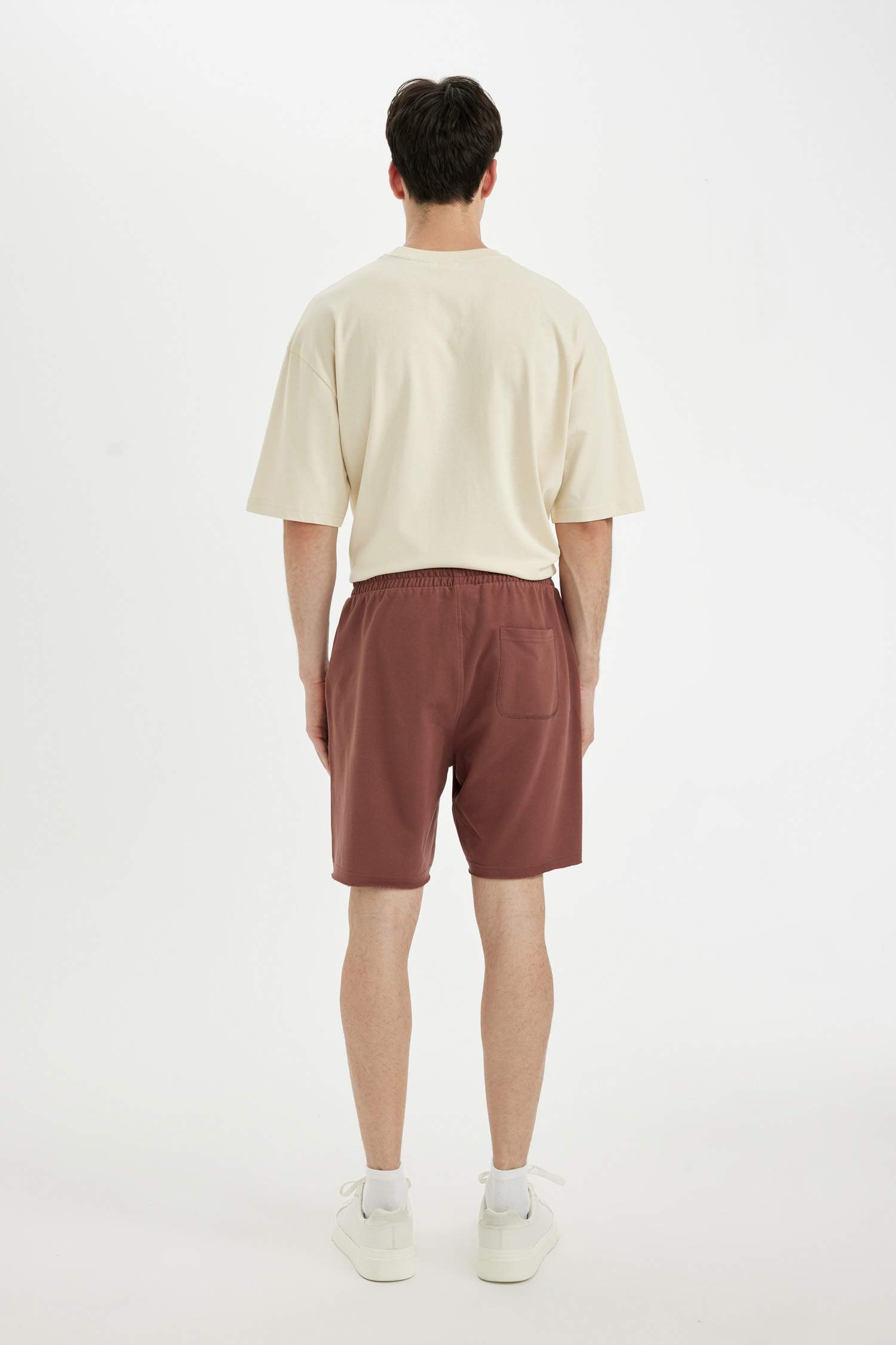 شورت سليم فيت برجل ضيق