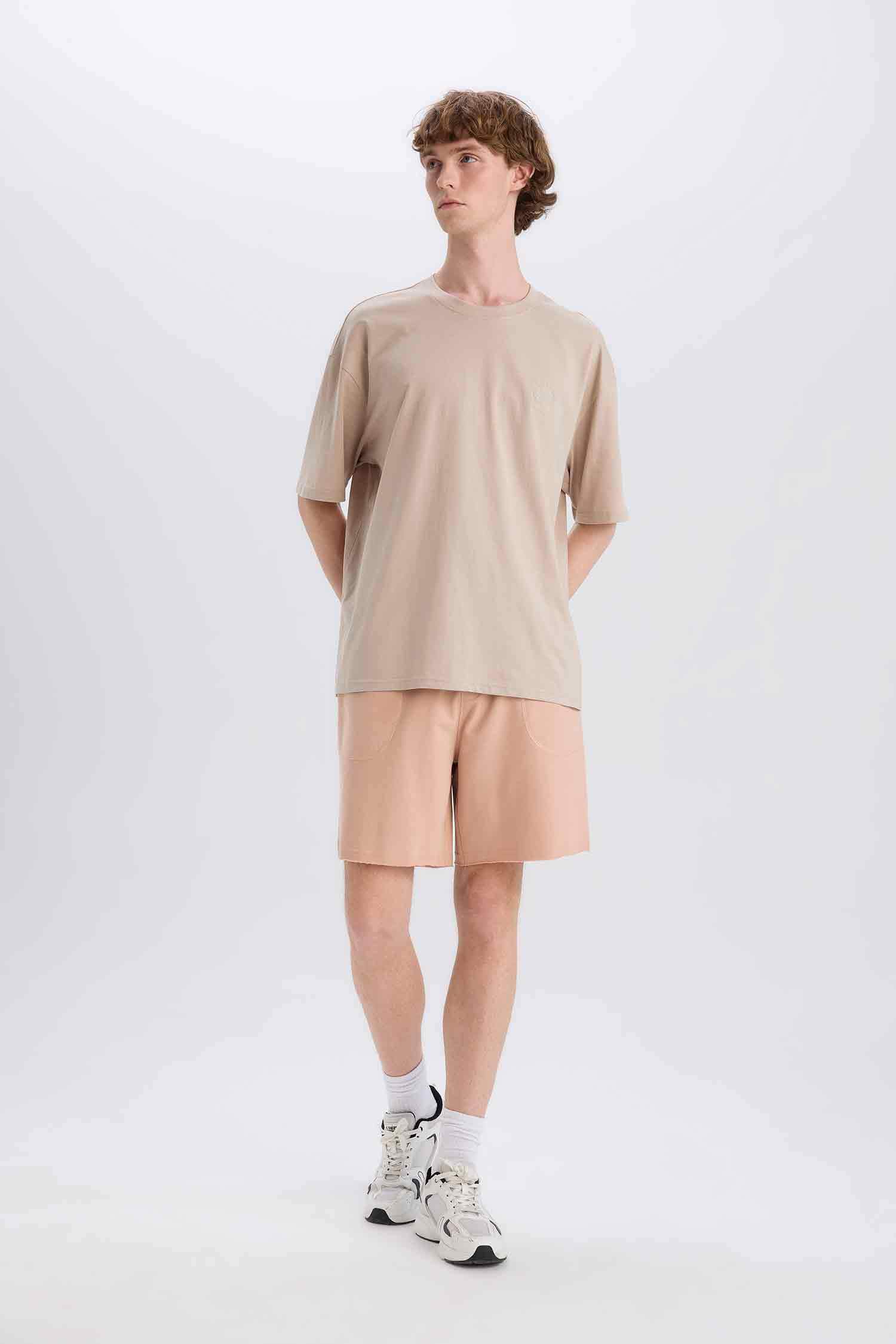 %100 Pamuk Slim Fit Dar Kesim Dar Paça Cepli Basic Düz Şort