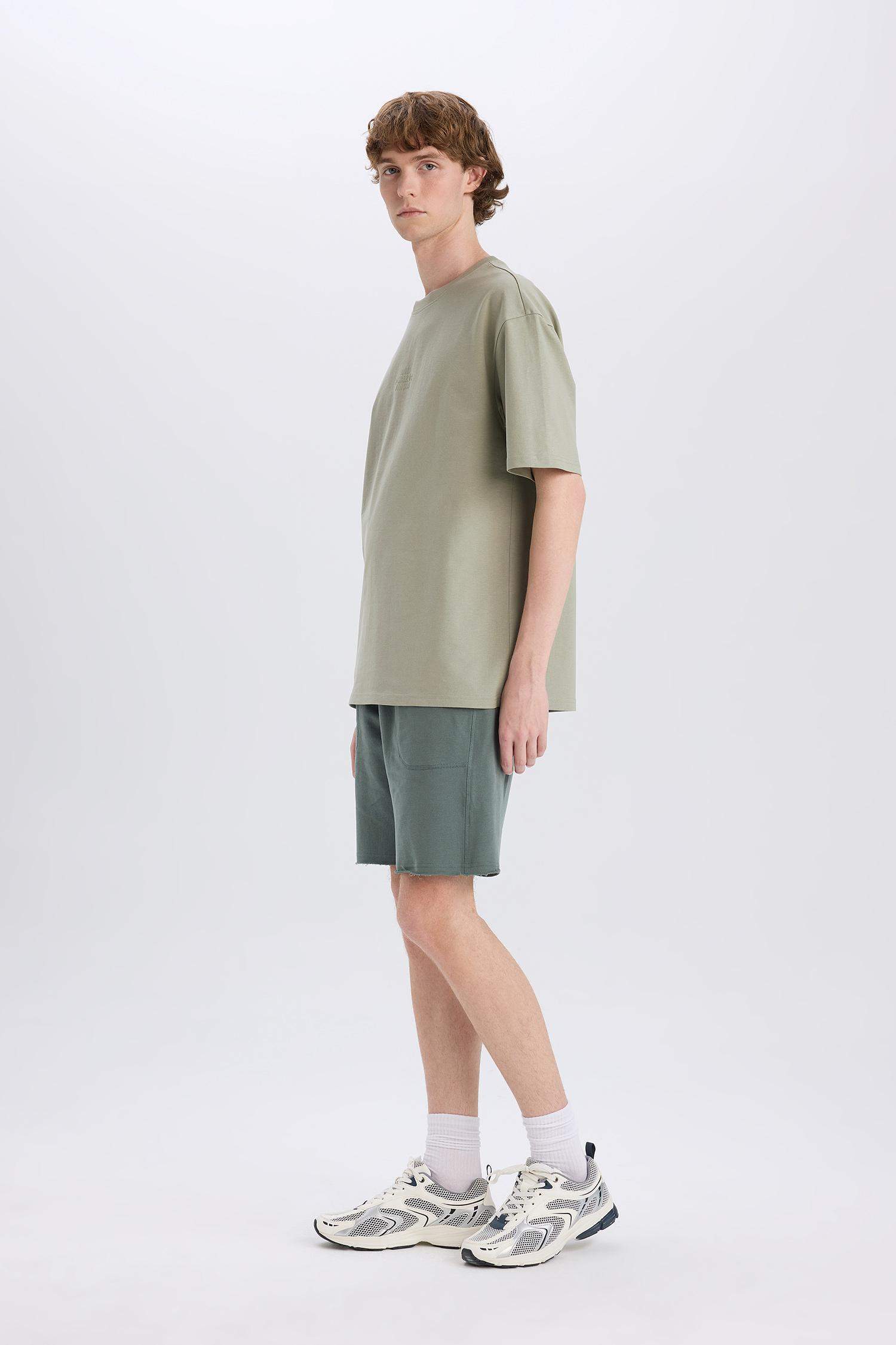 Шорты скинни, узкие, с карманами, базовые