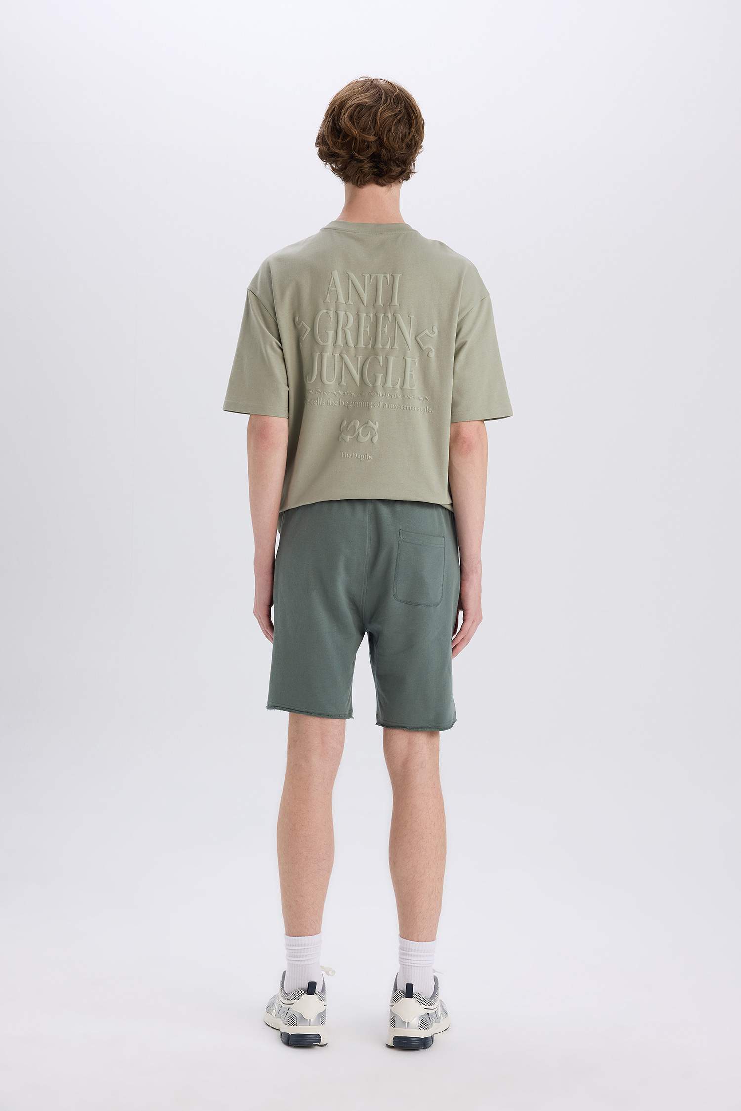 Шорты скинни, узкие, с карманами, базовые