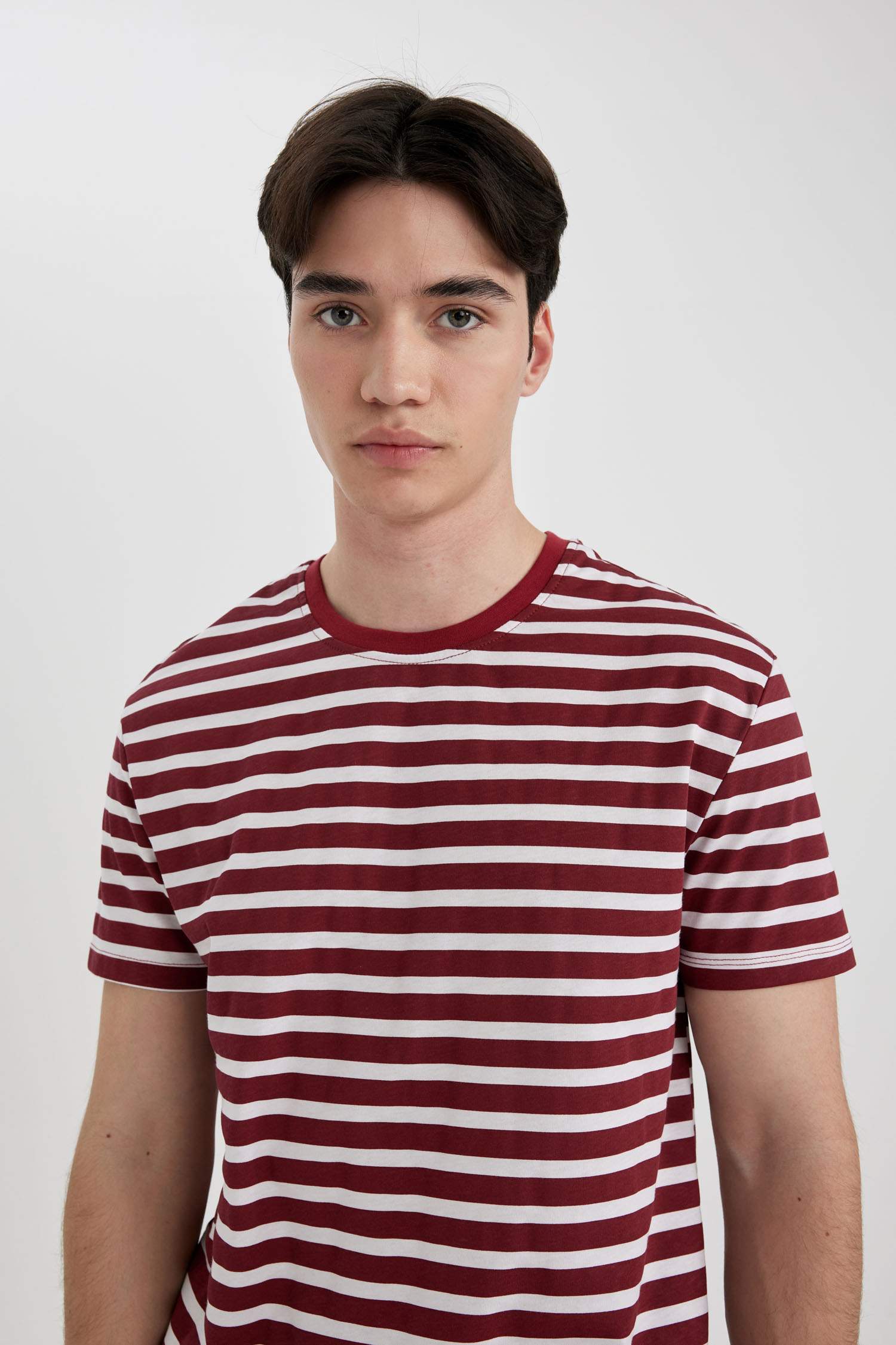 بلوزة مخطط قصة عادية بياقة مستديرة