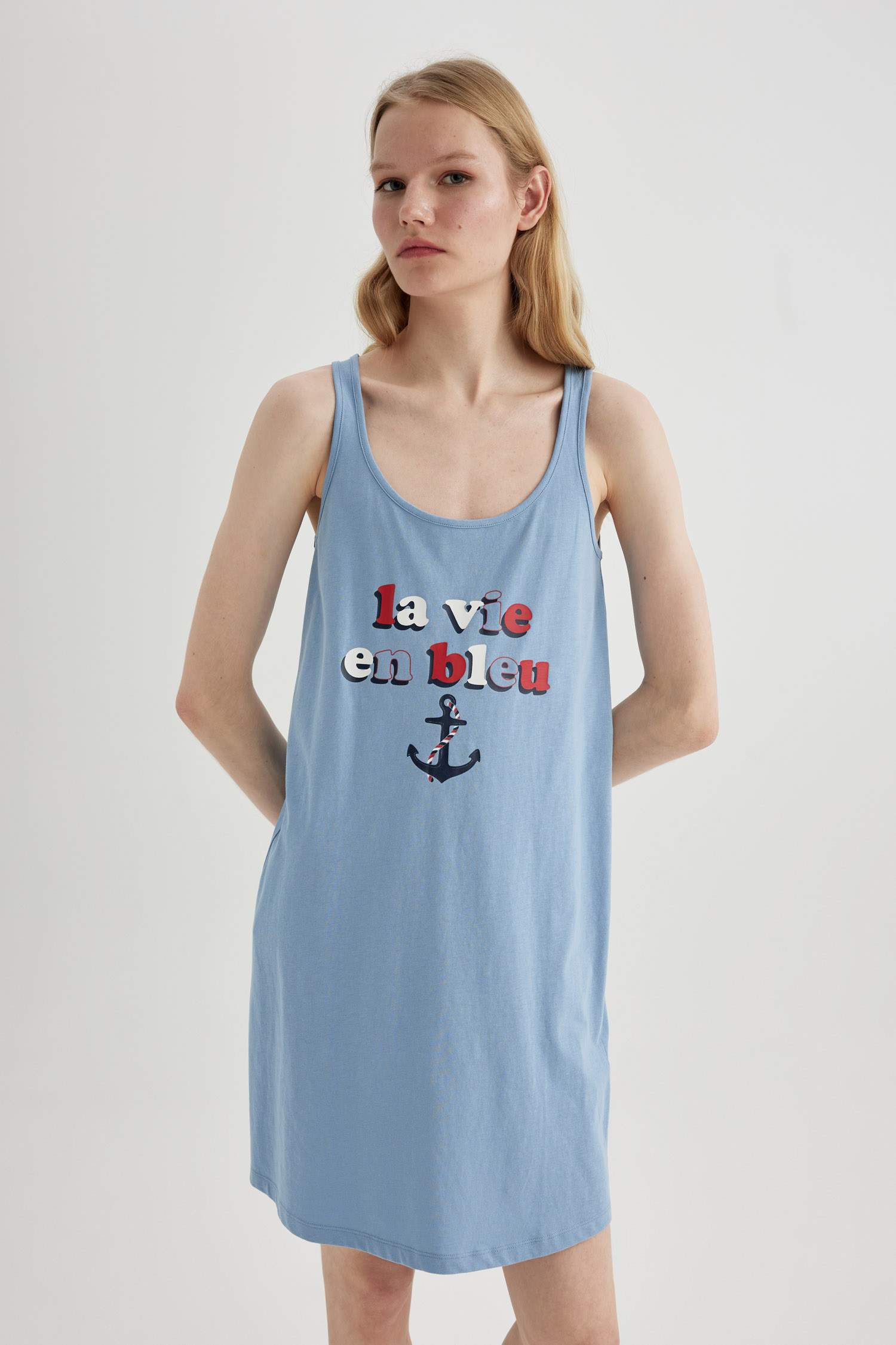 فستان بدون كم قصة عادية بياقة مستديرة من Fall In Love