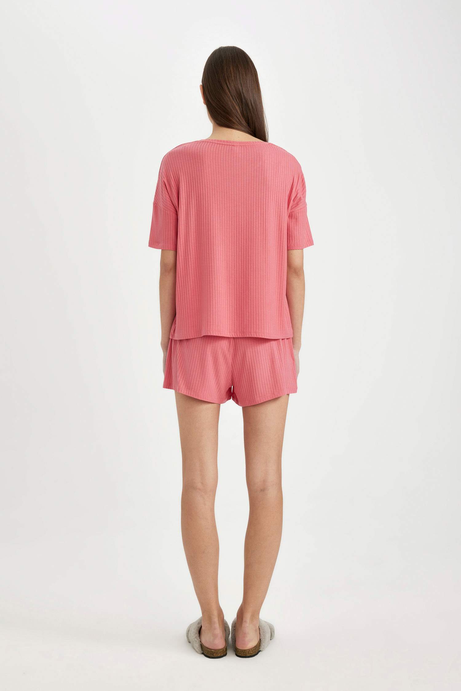 Pijama Takımı Ribana Kısa Kollu Üst Beli Lastikli Şort Altı-Fall in Love