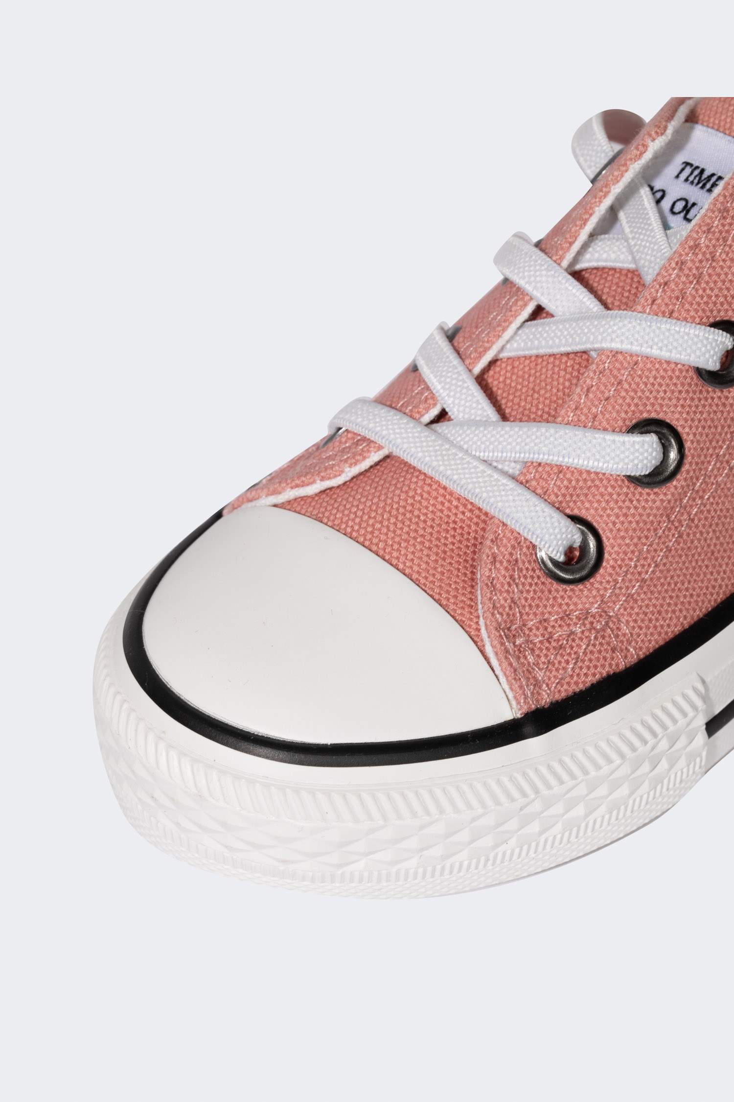 Кроссовки на толстой подошве для девочек