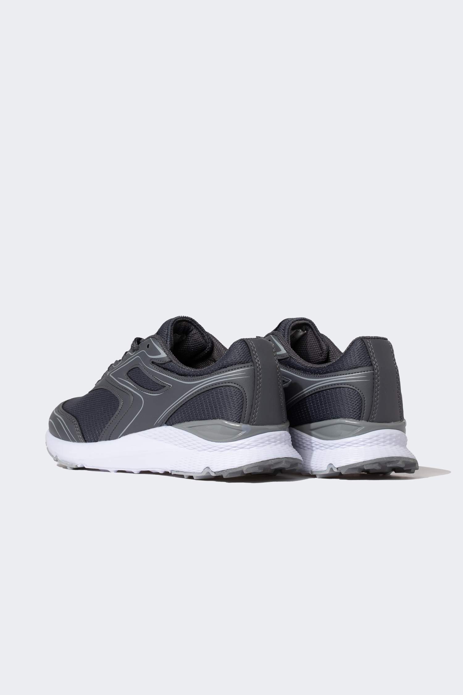 Кроссовки на толстой подошве для мальчиков