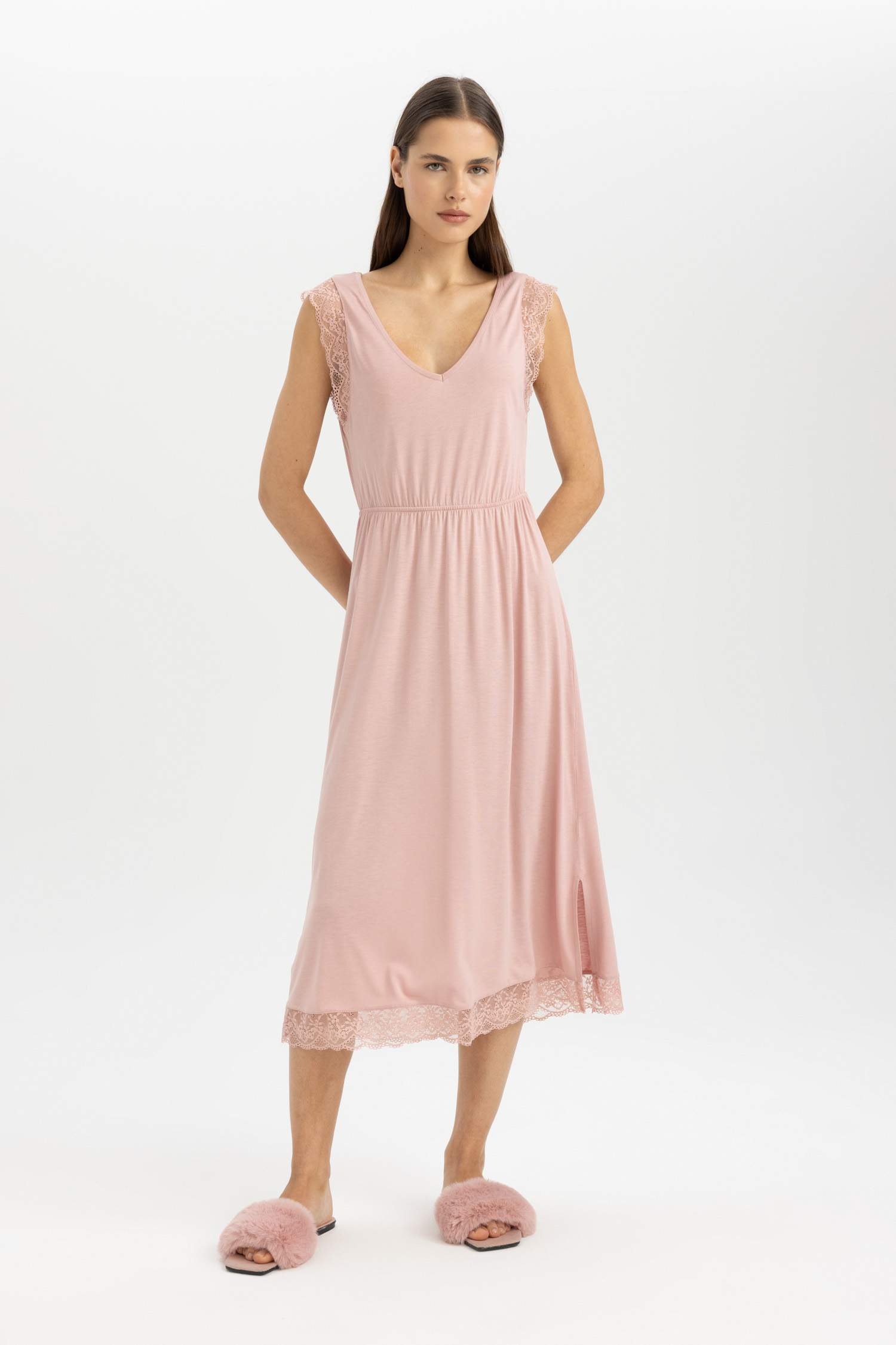 Fall in Love Regular Fit V-Neck Viscose Nightgown