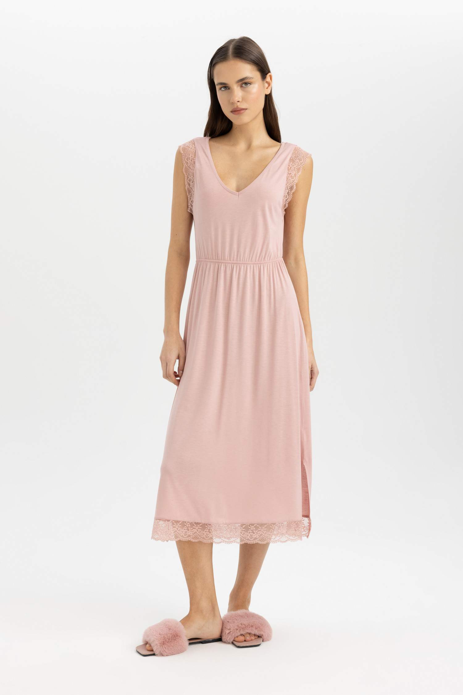 Fall in Love Regular Fit V-Neck Viscose Nightgown