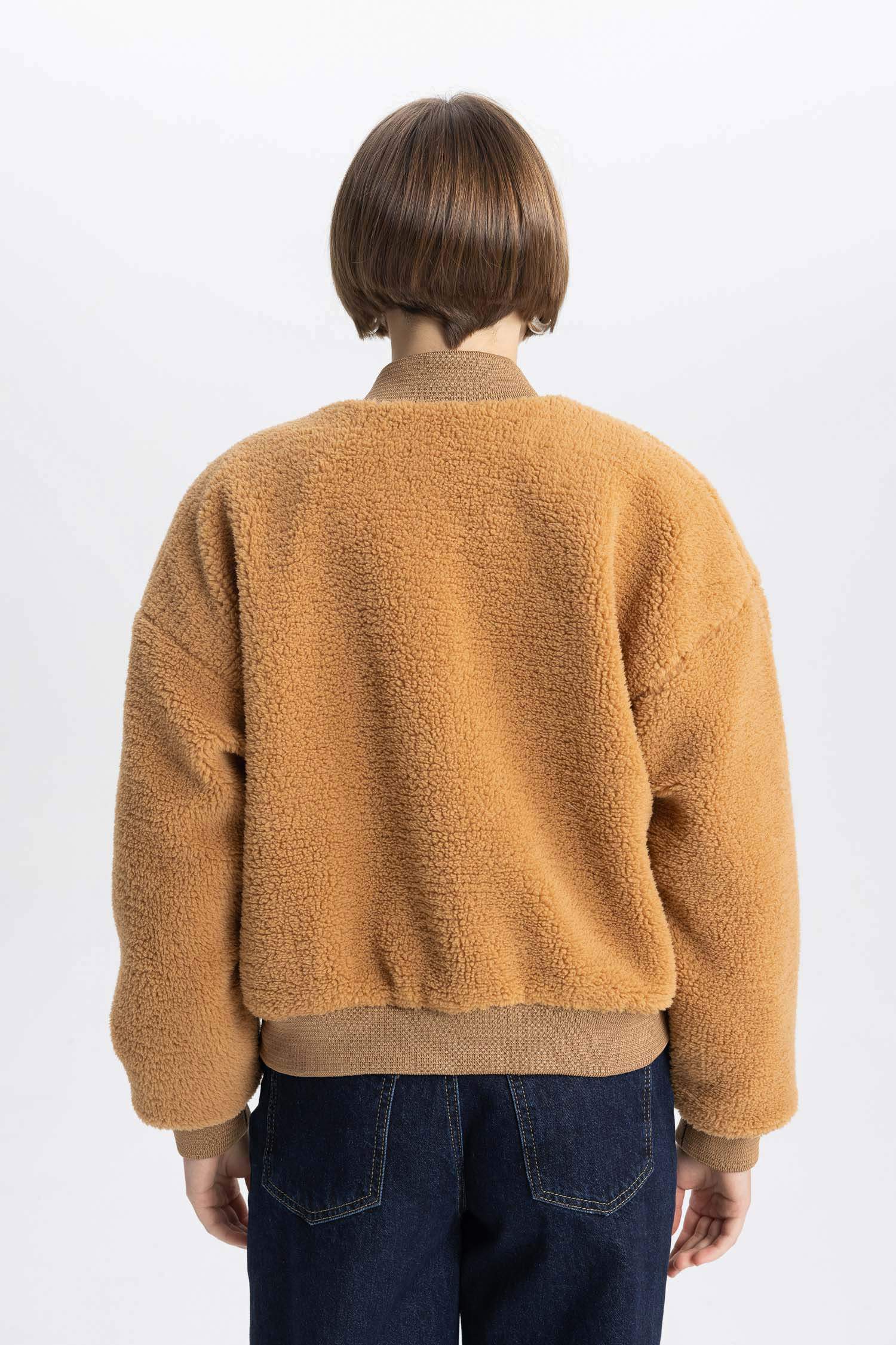 جاكيت بومبر قطيفة